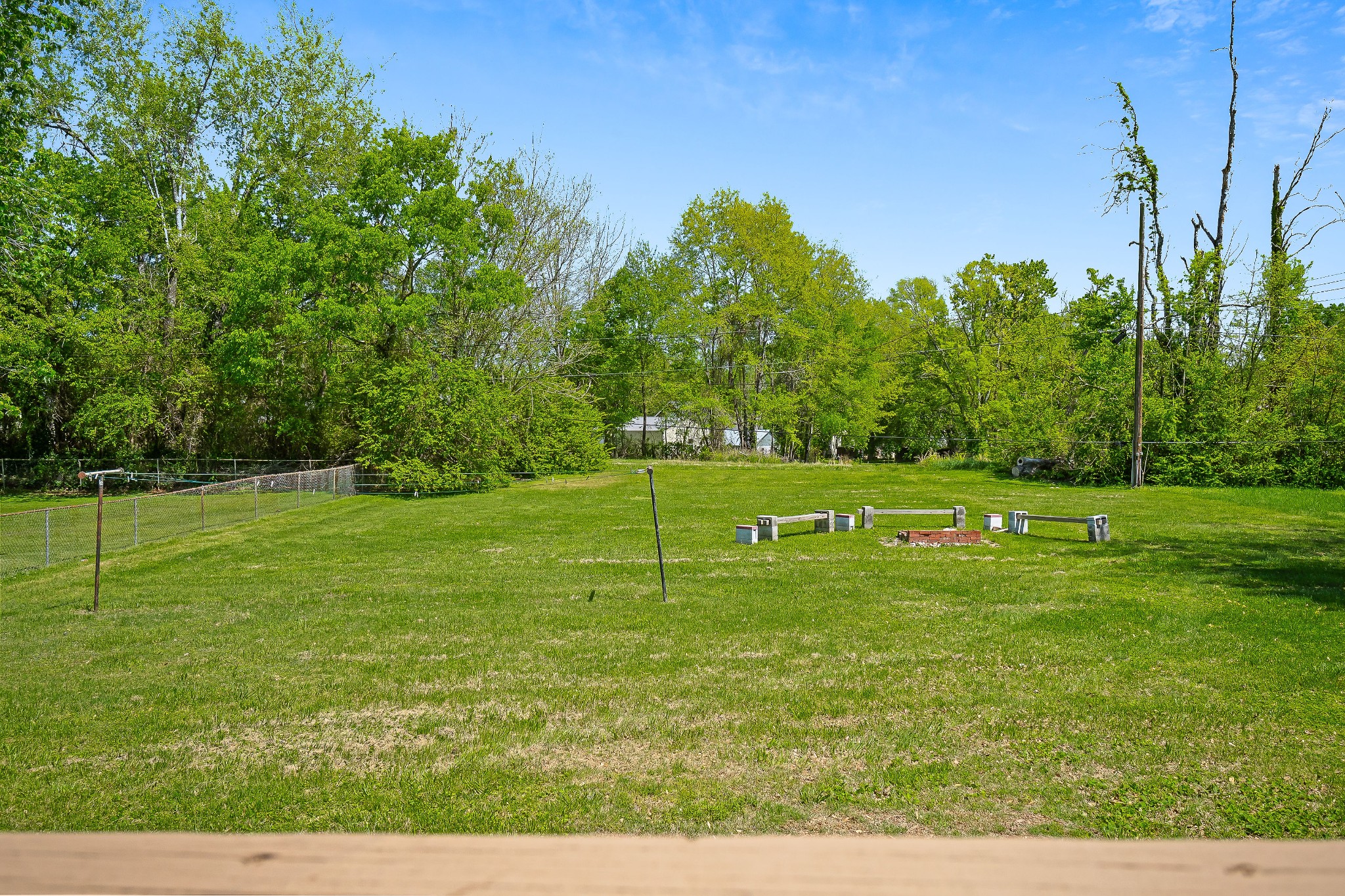 407 Clark Blvd Property Photo 19