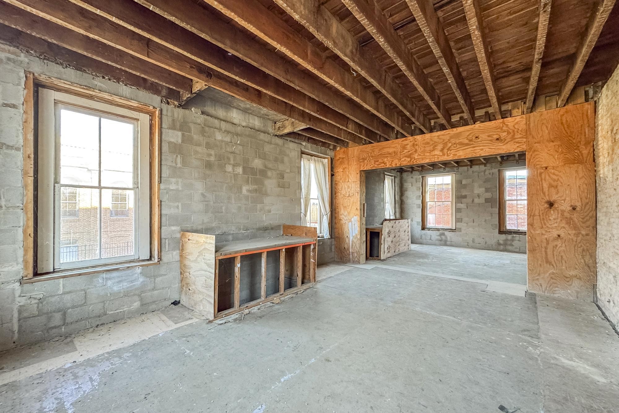 706 N Main St Property Photo 14