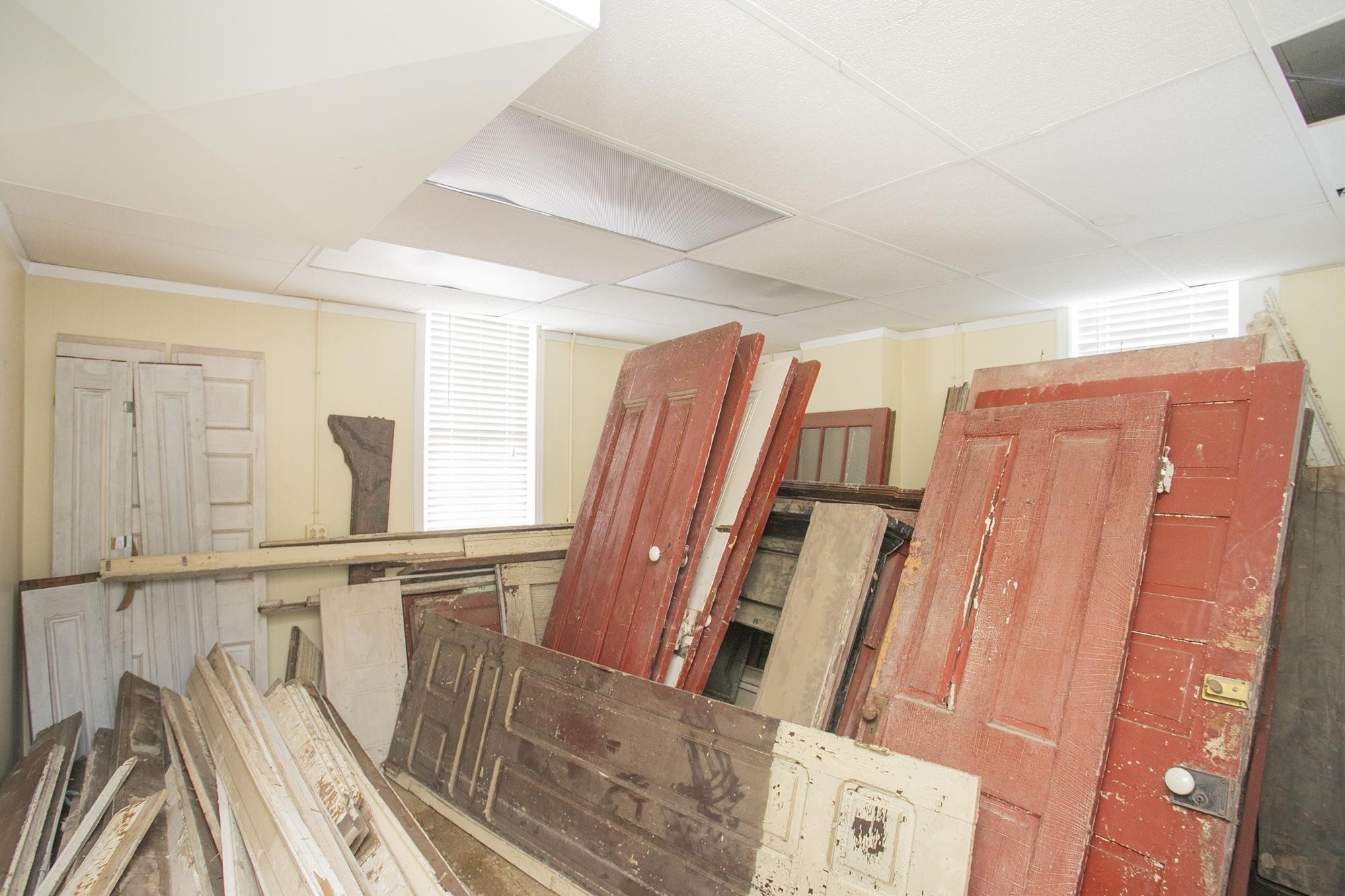 706 N Main St Property Photo 54