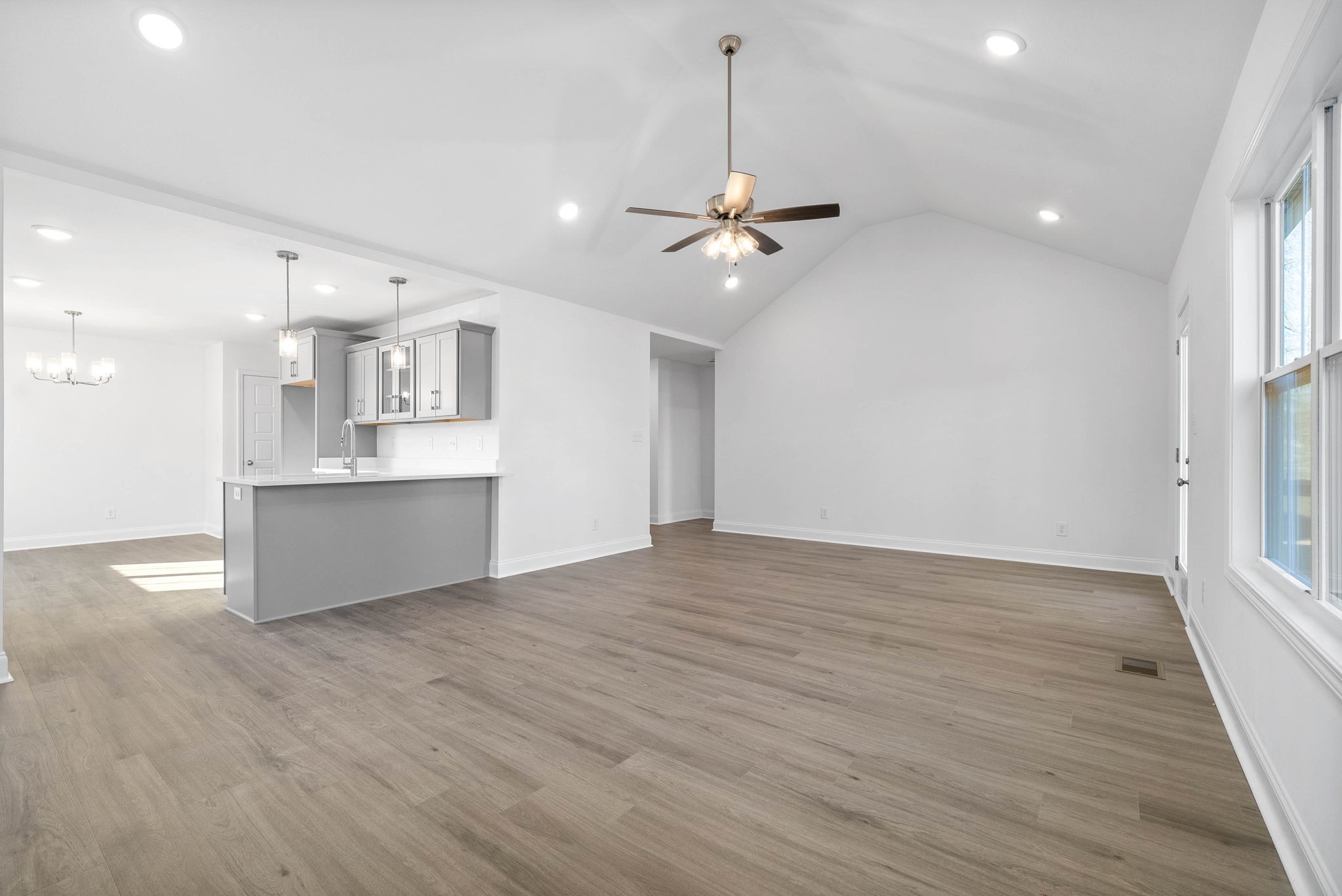 1217 Elizabeth Lane Property Photo 6