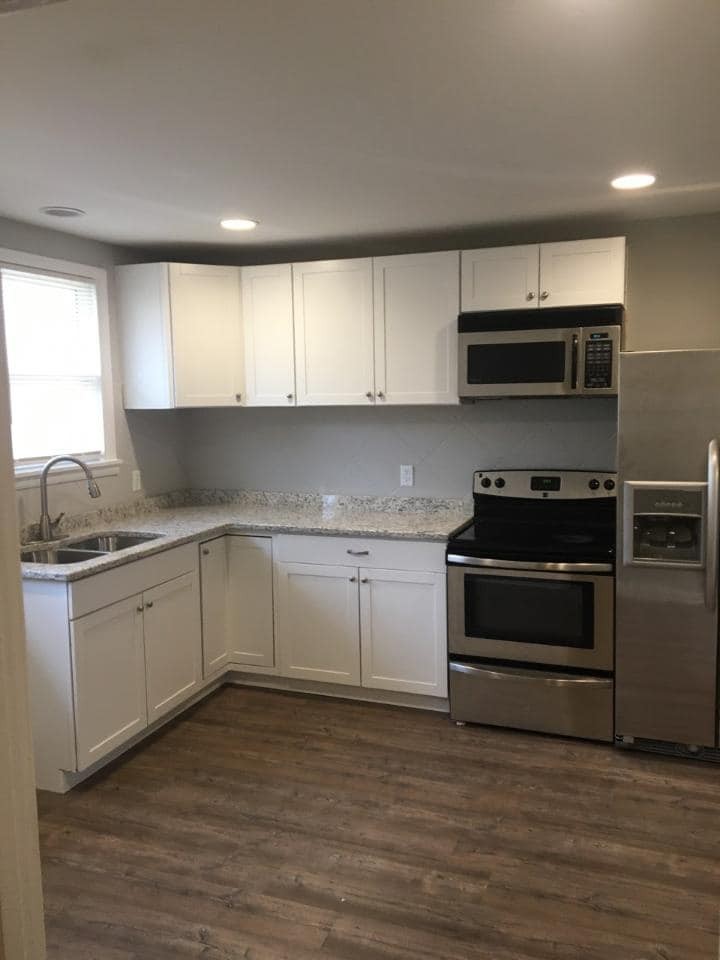 511 Courtland St Property Photo 3