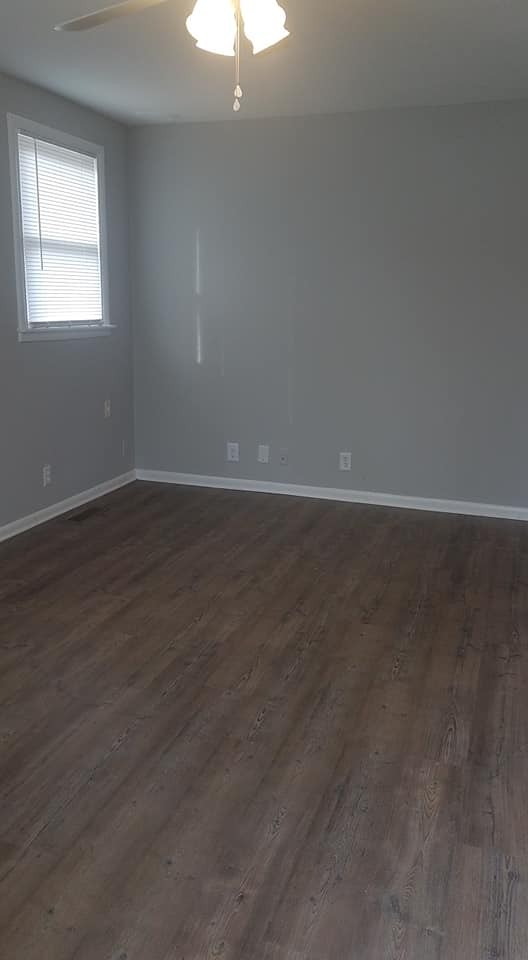 511 Courtland St Property Photo 4
