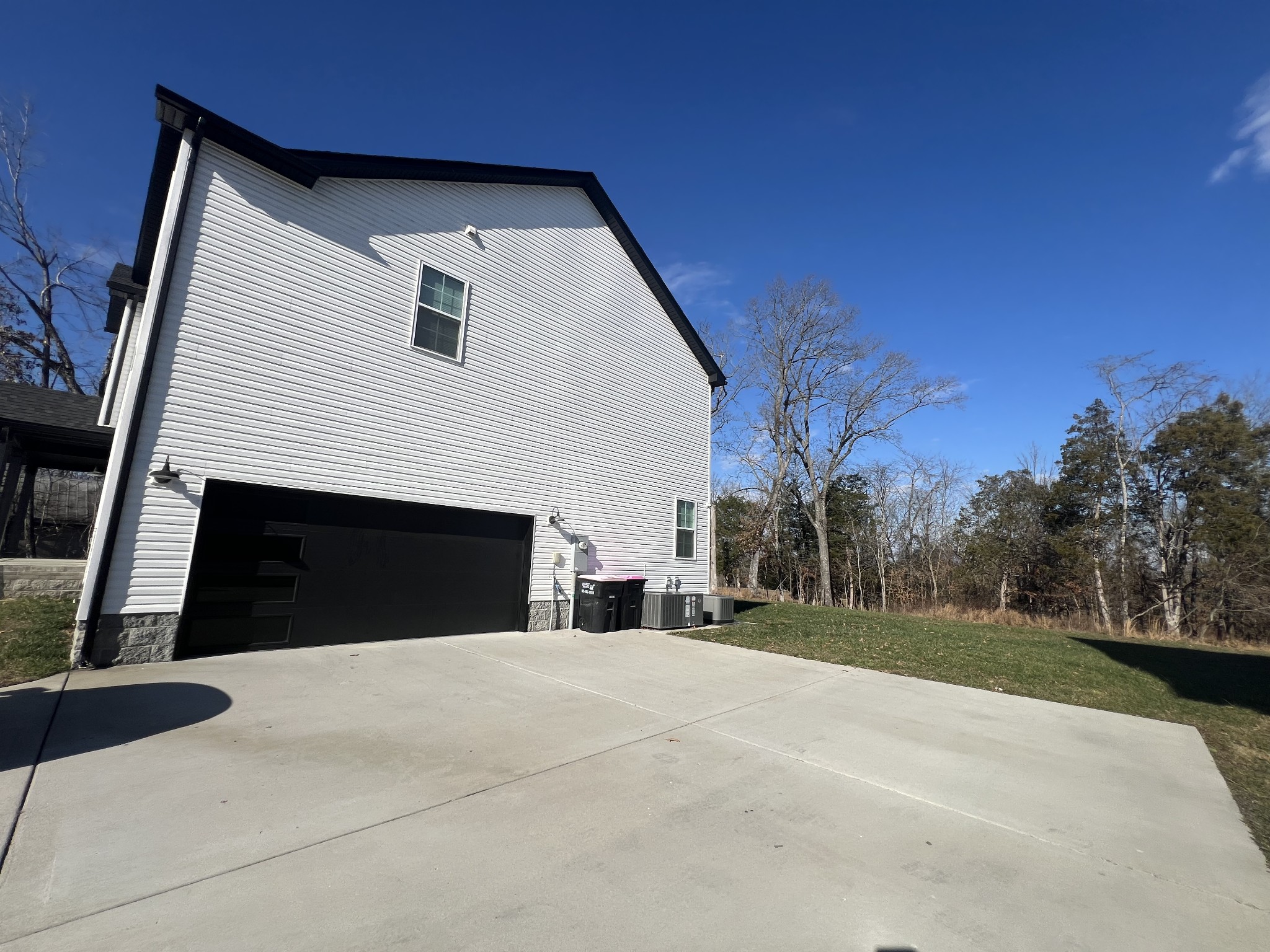 549 Bloomington Trce Property Photo 3