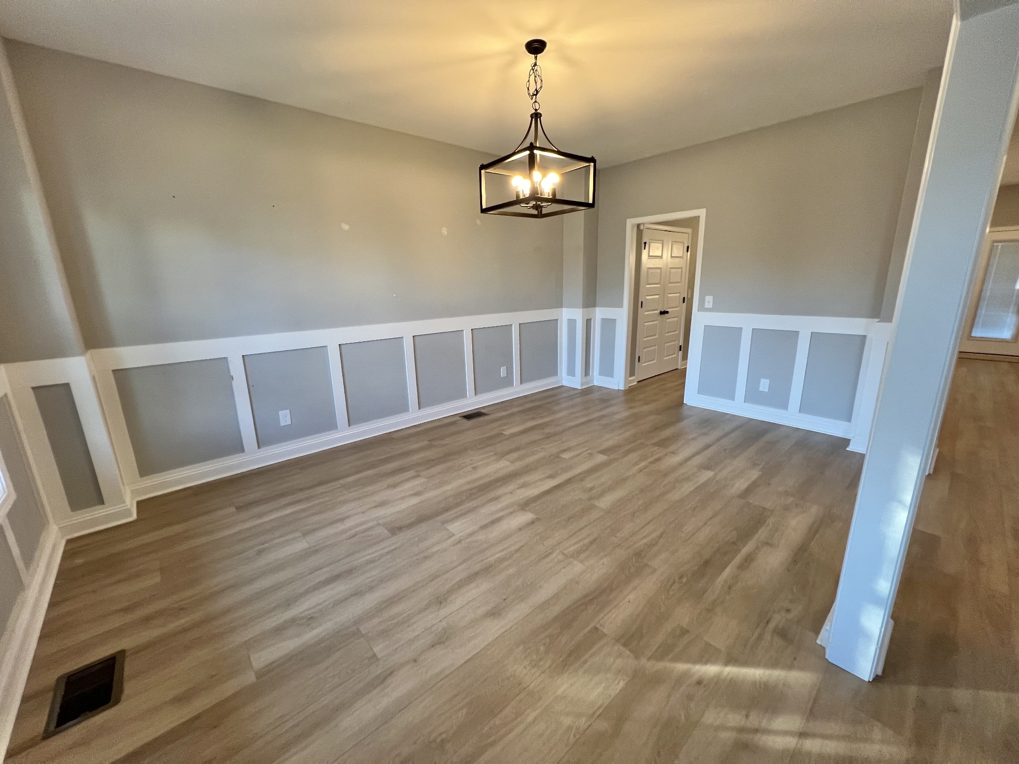 549 Bloomington Trce Property Photo 8