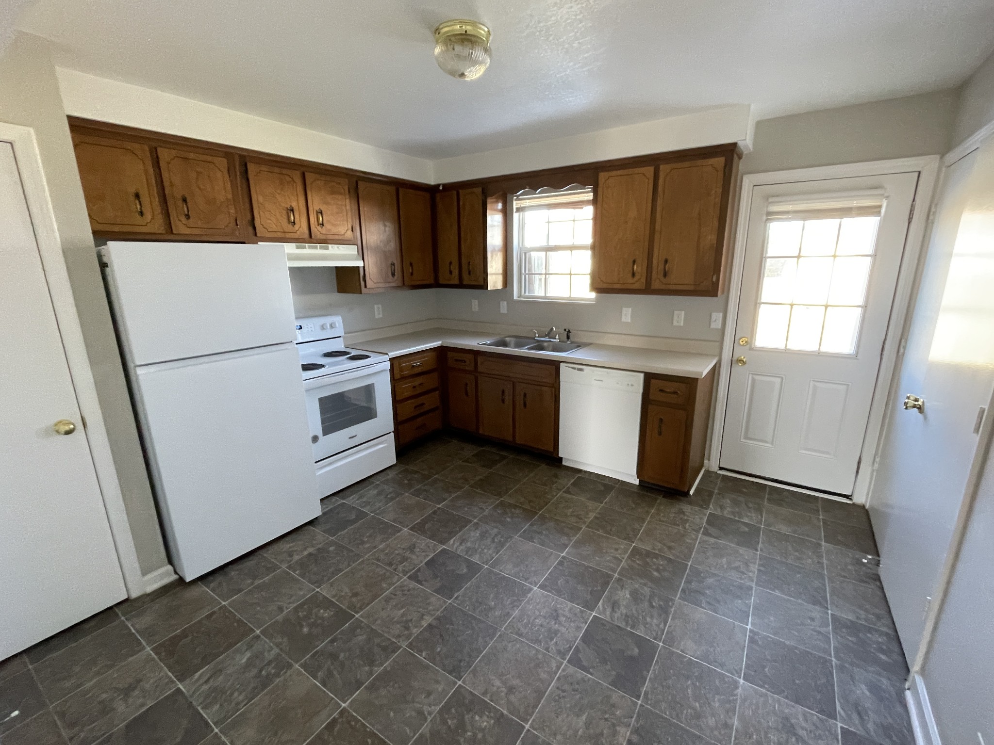 361 Peabody Dr Property Photo 5