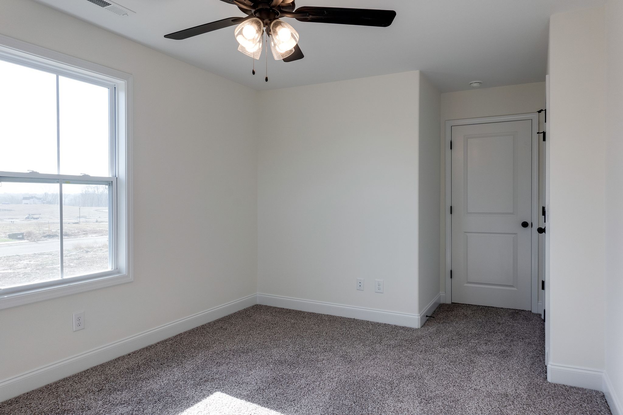 193 Bluebell Dr Property Photo 24