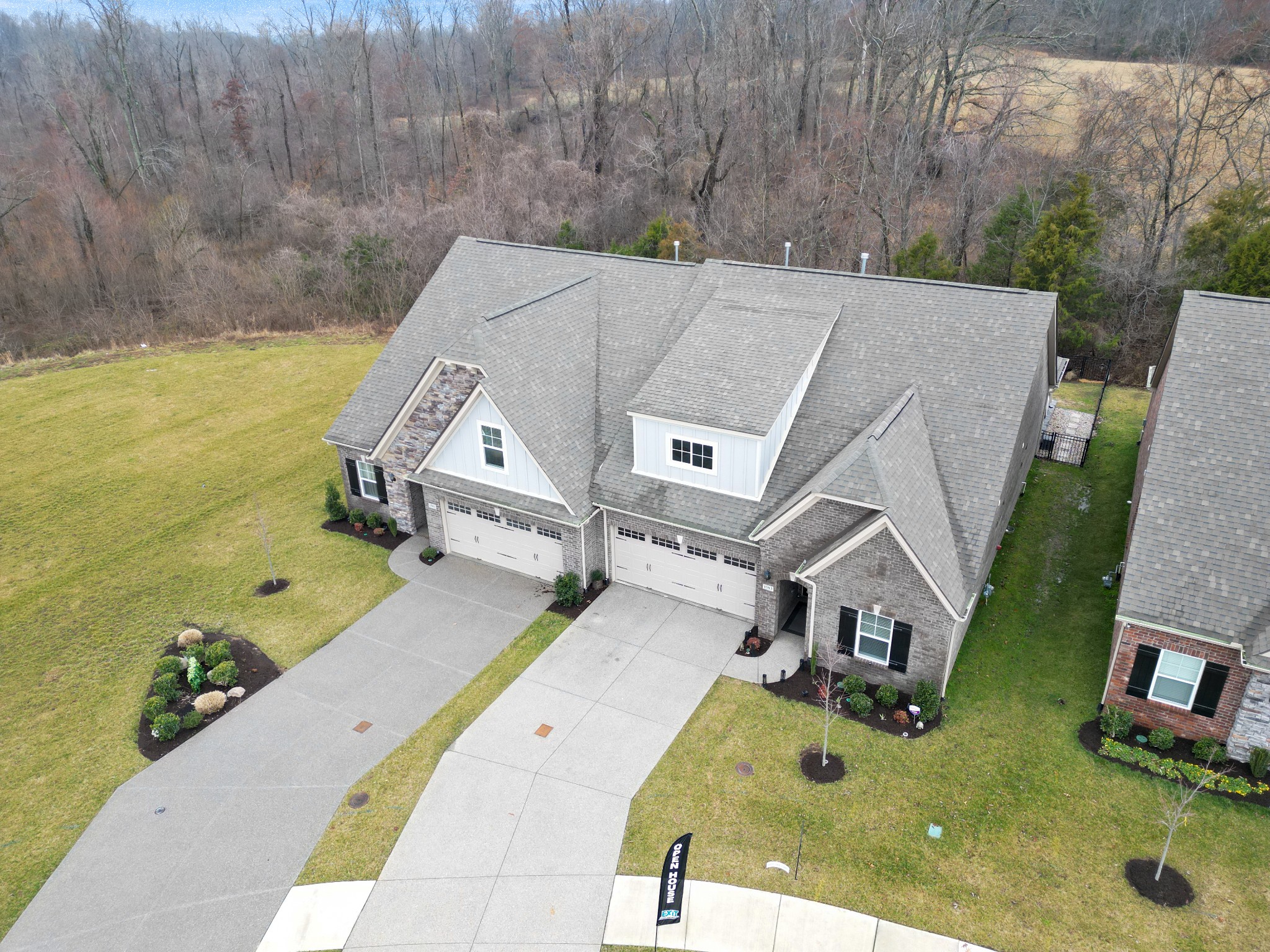 1583 Cedarbrooke Ln Property Photo 2