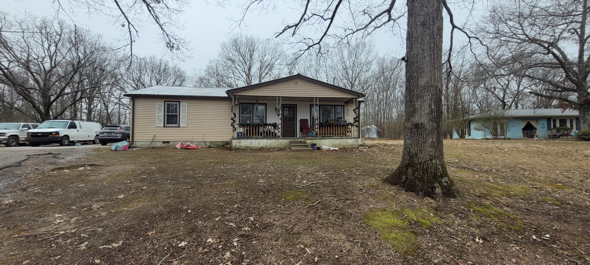 1001 Lynn Cir Property Photo 1