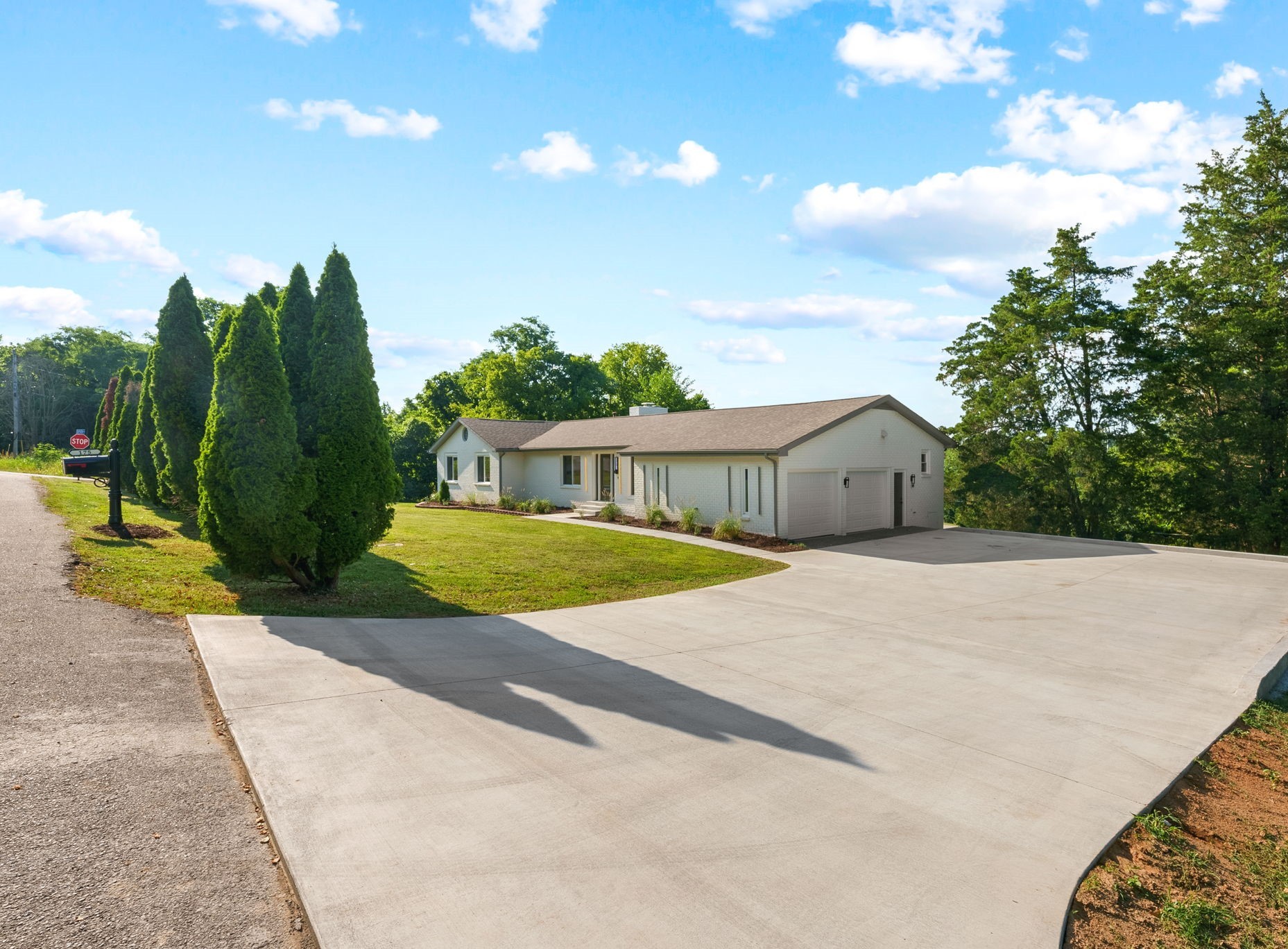175 Bayview Dr Property Photo 3