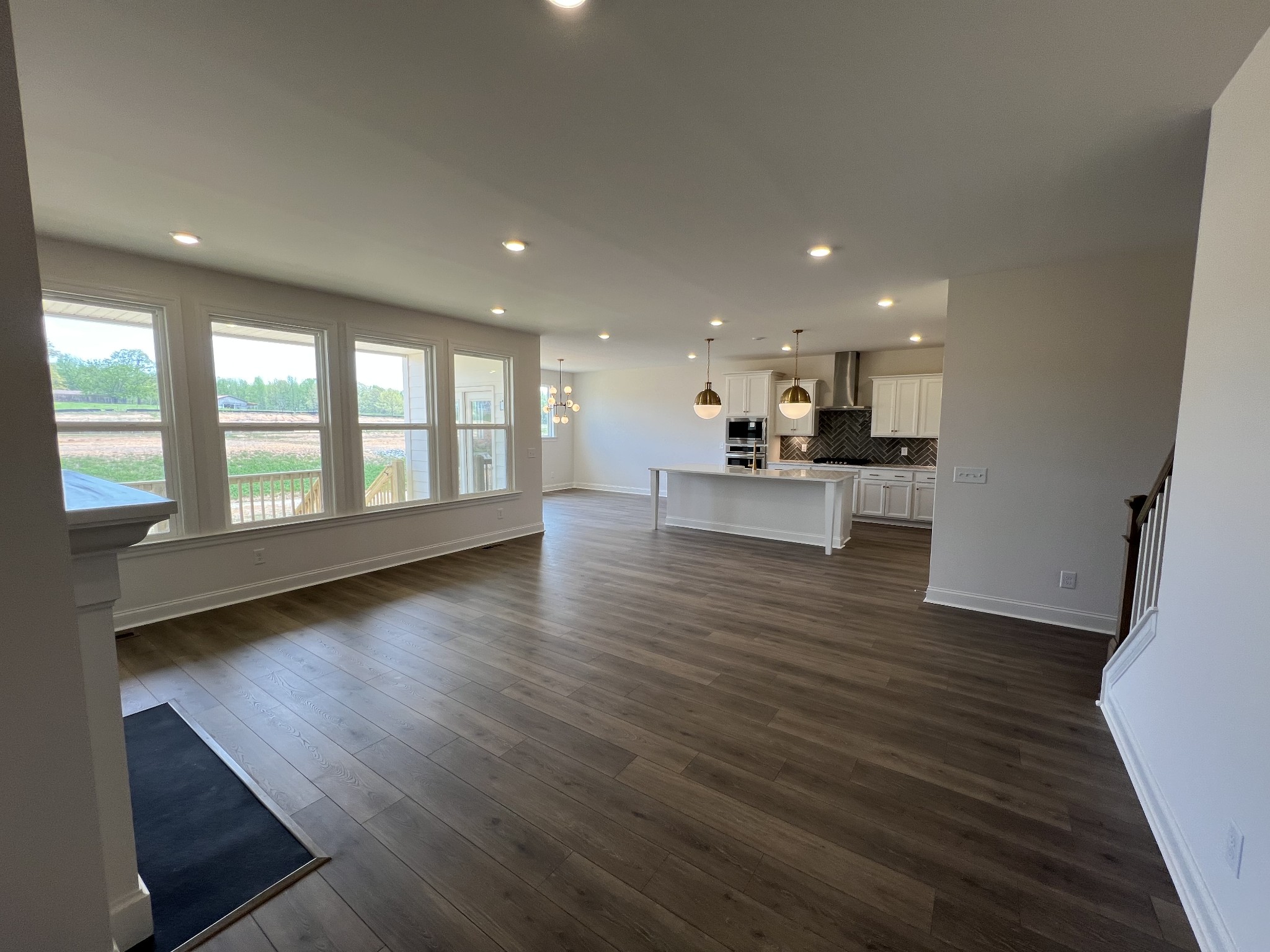 7703 Woodford Drive Property Photo 4