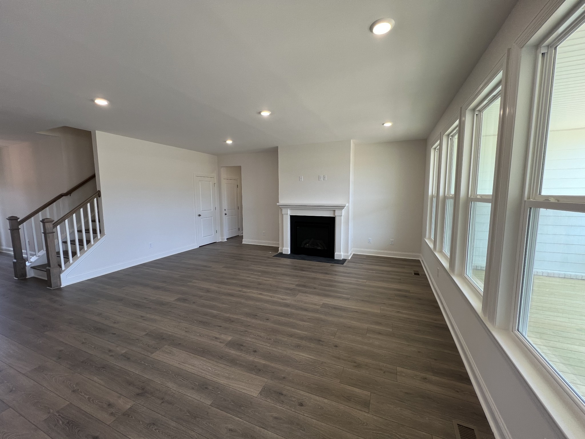 7703 Woodford Drive Property Photo 6