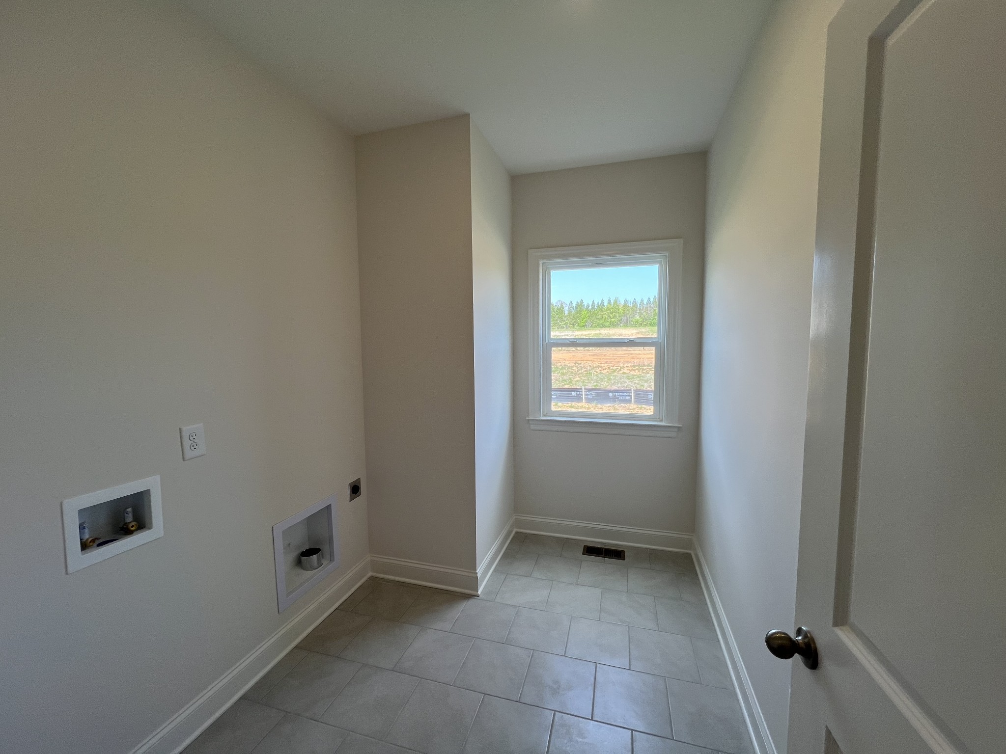 7703 Woodford Drive Property Photo 14