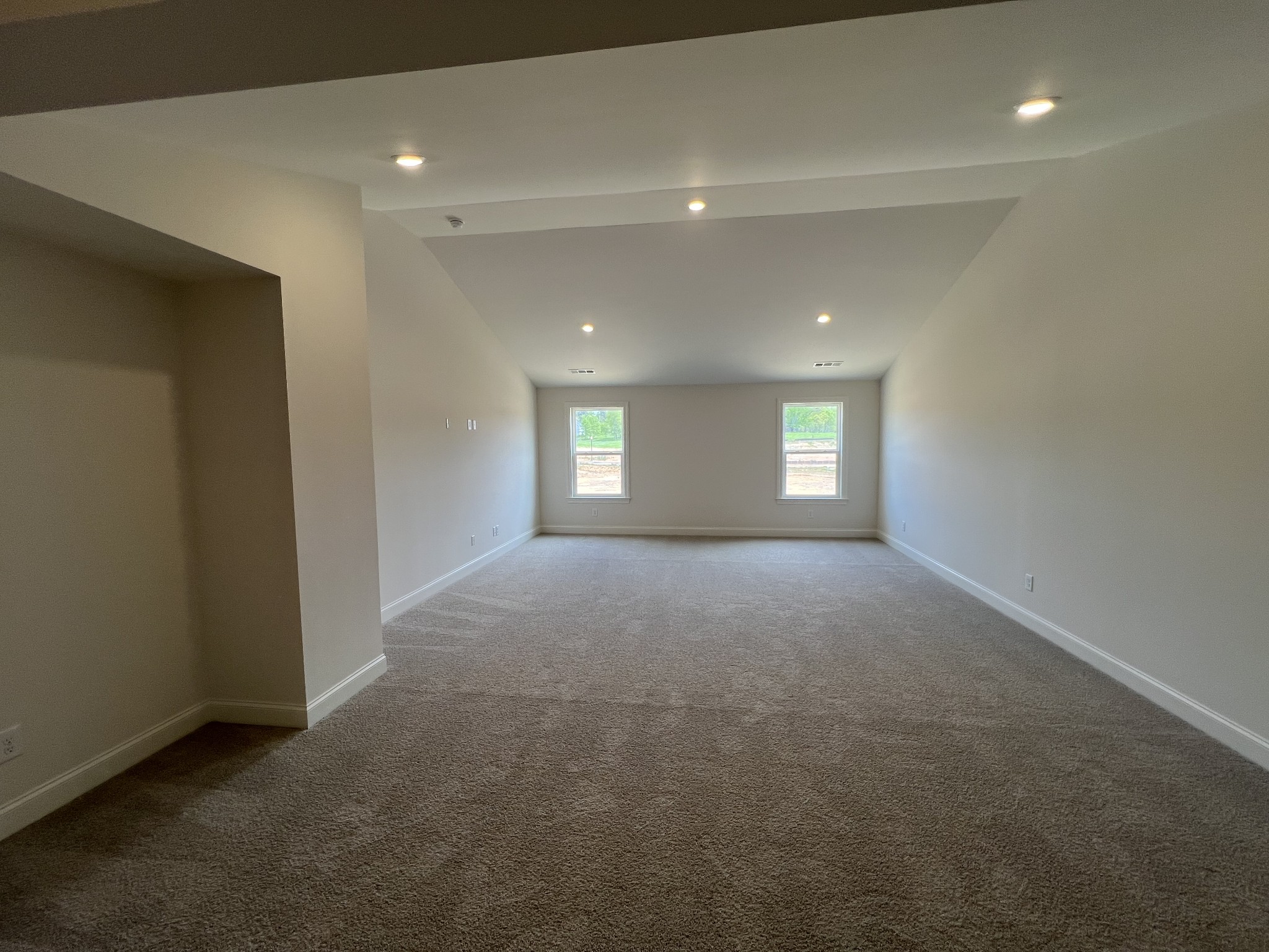 7703 Woodford Drive Property Photo 17