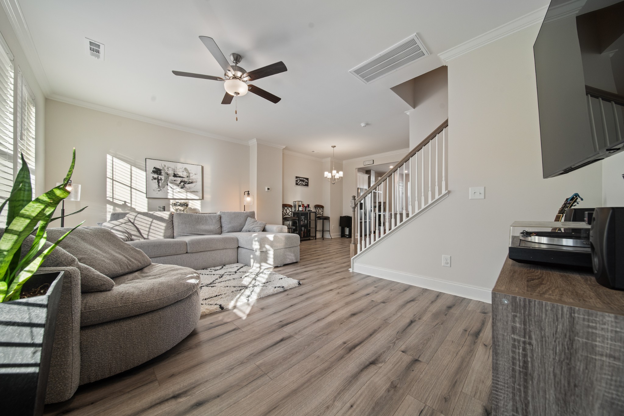4305 Bicknell Ln Property Photo 4