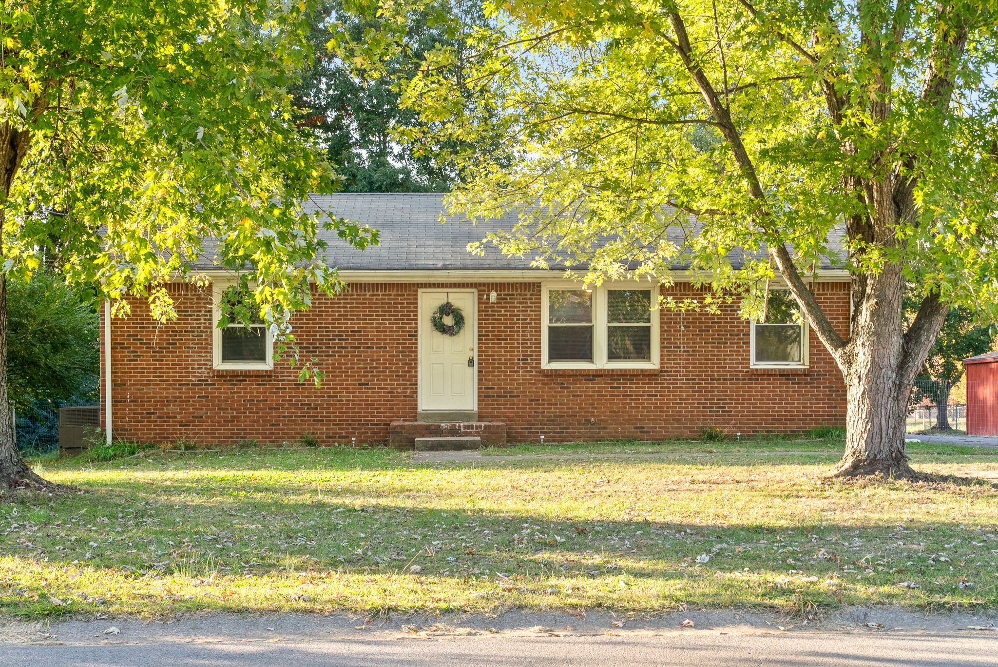 580 Donna Dr Property Photo 1
