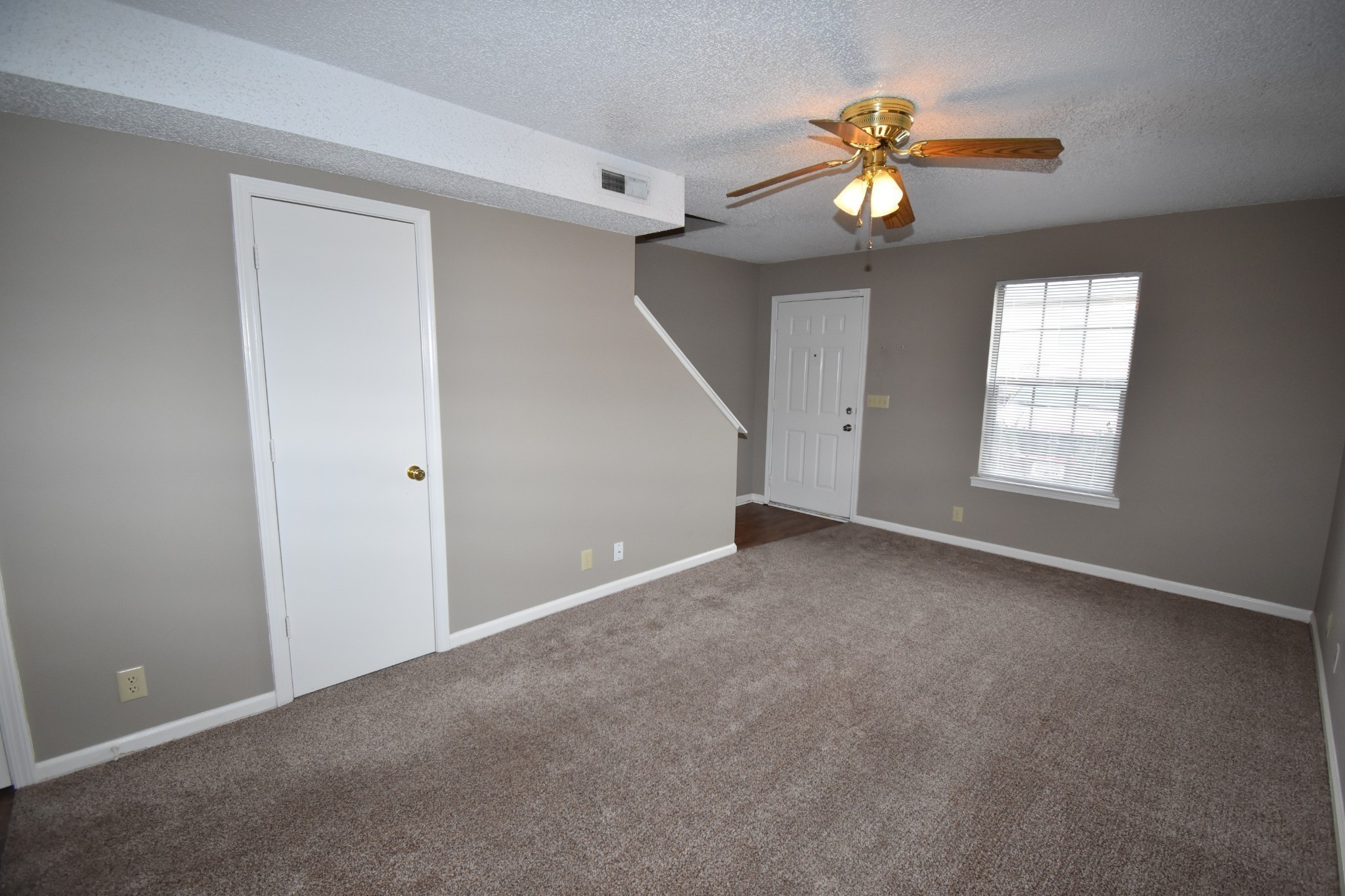 107 Ballygar St Property Photo 3