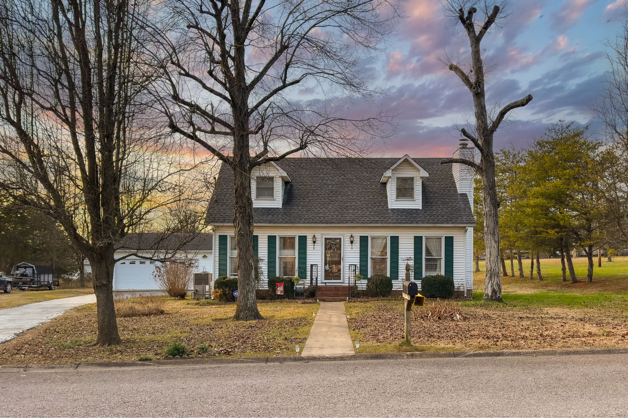 1311 Glenoaks Rd Property Photo 1