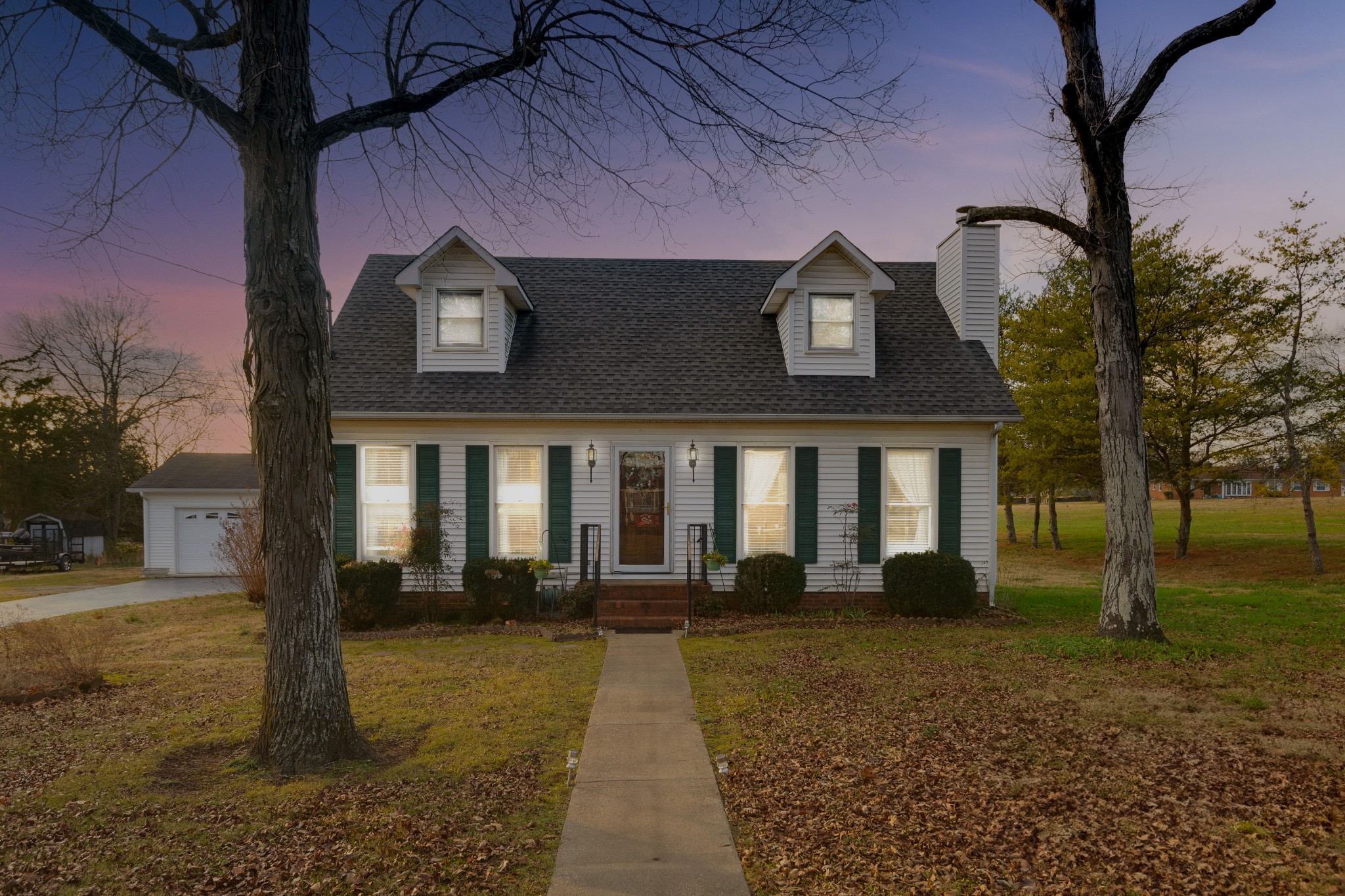 1311 Glenoaks Rd Property Photo 3