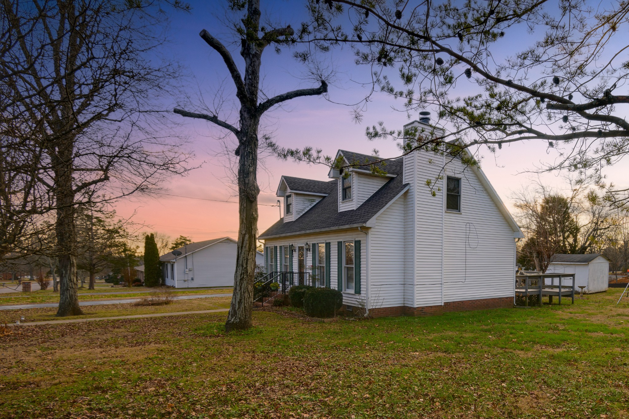 1311 Glenoaks Rd Property Photo 8