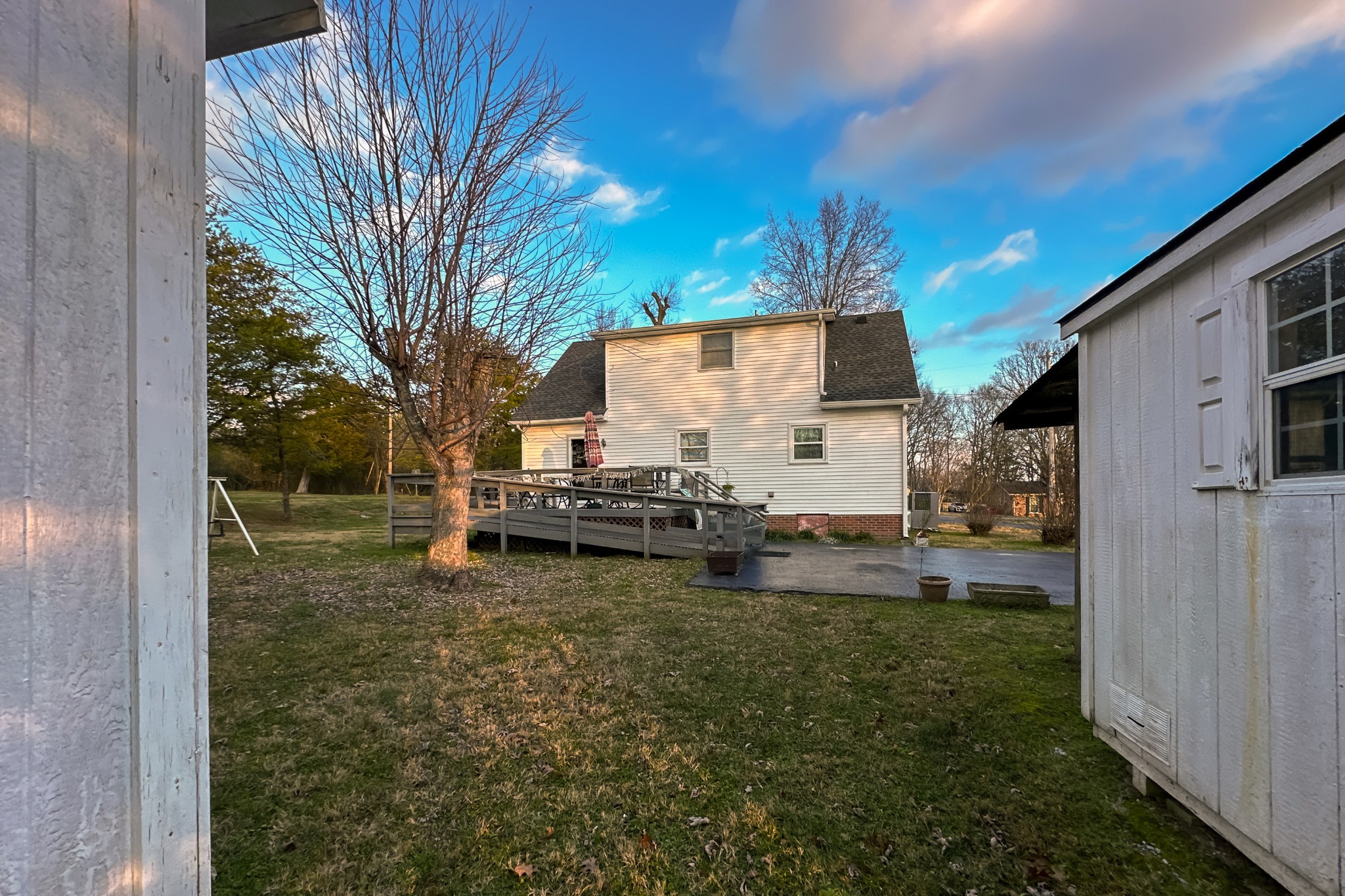 1311 Glenoaks Rd Property Photo 9