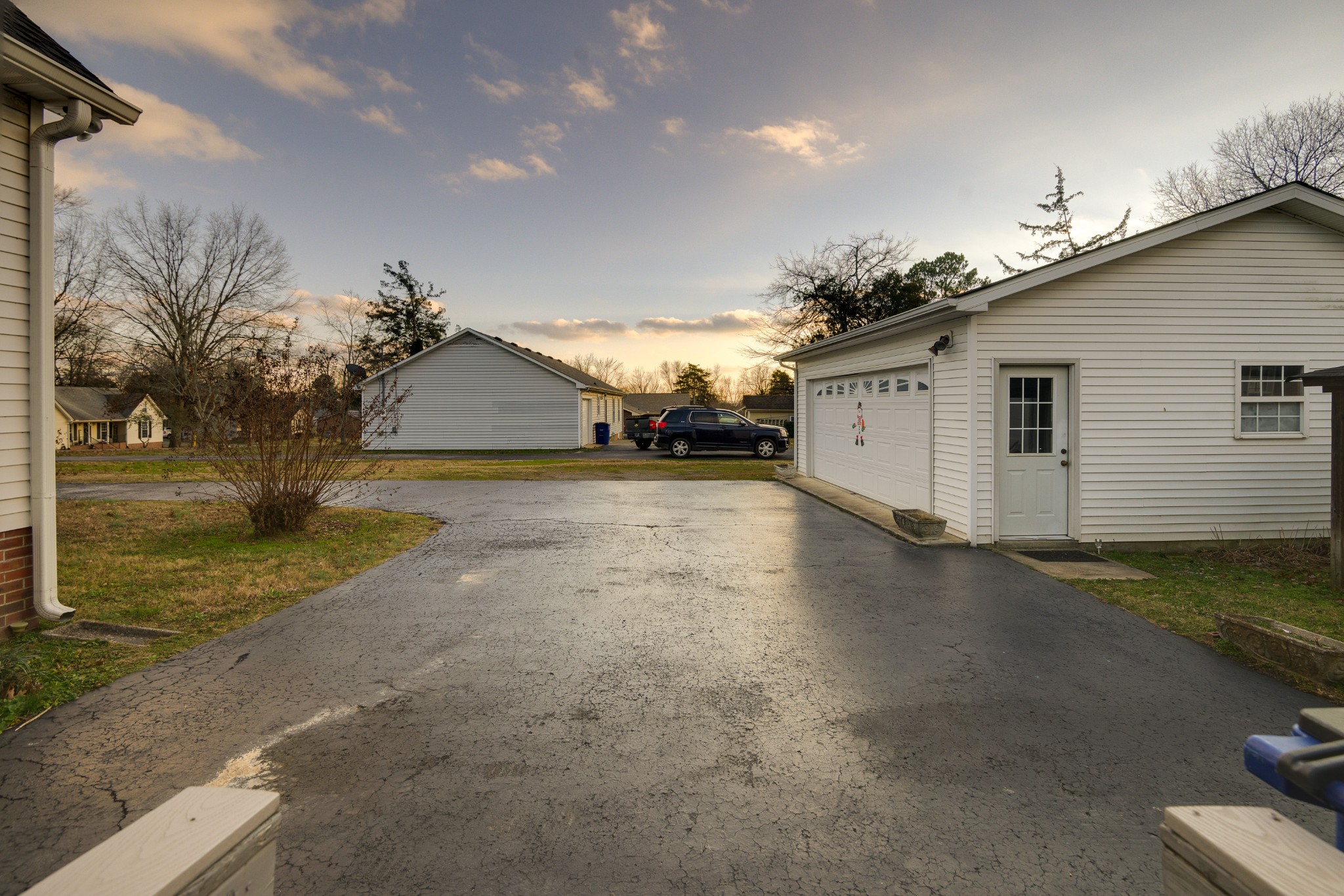 1311 Glenoaks Rd Property Photo 12