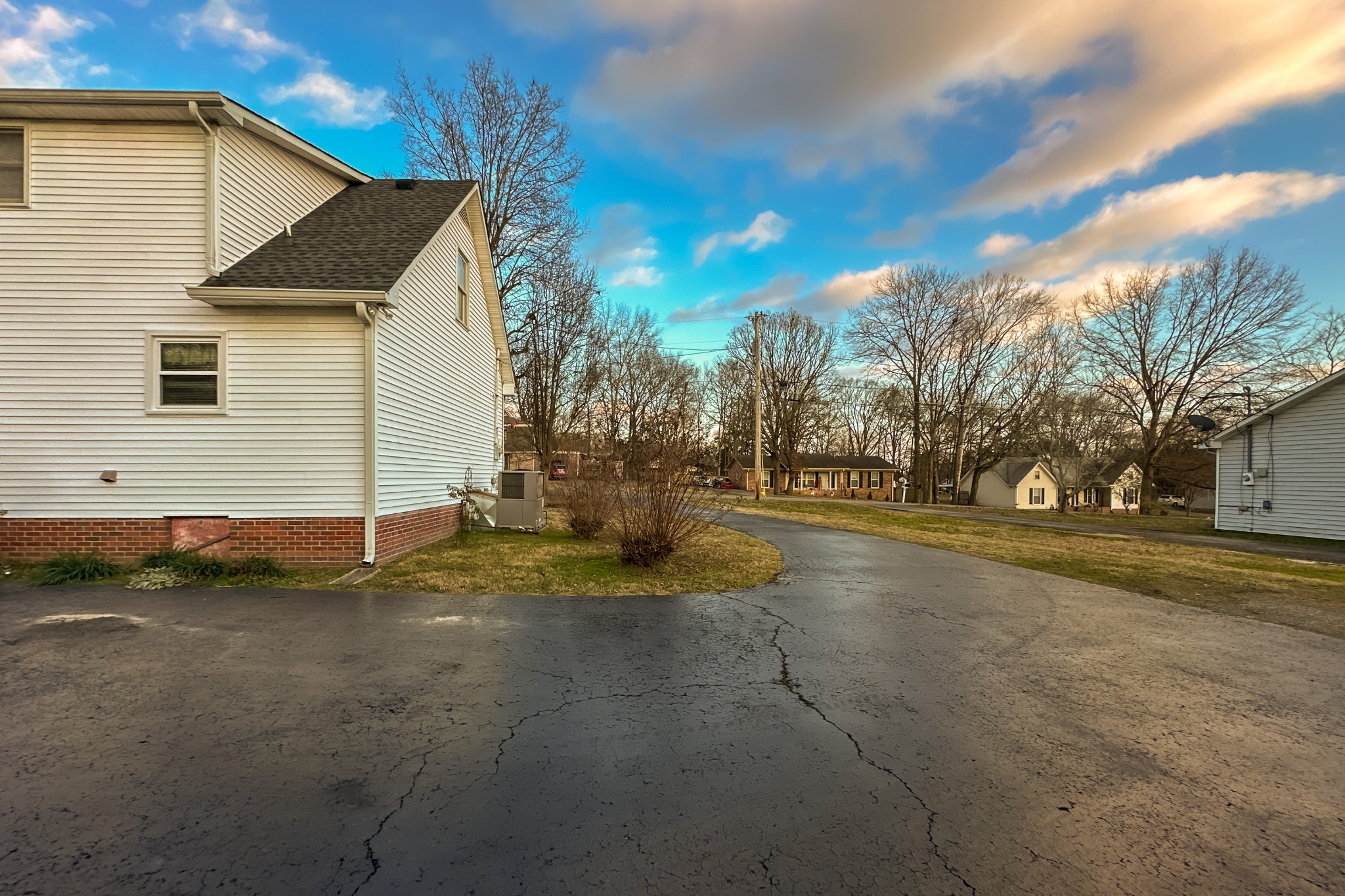 1311 Glenoaks Rd Property Photo 14