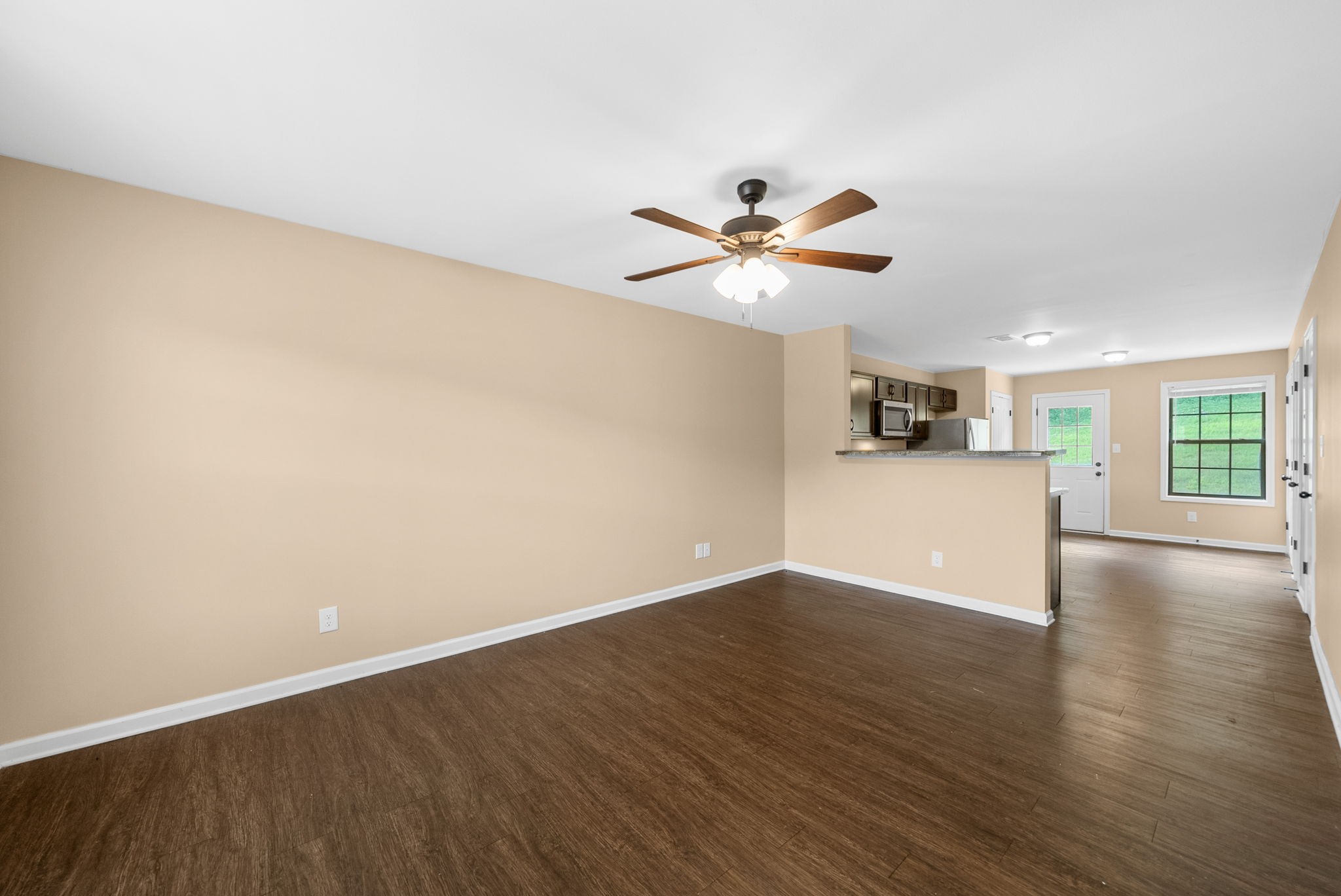 144 Center Pointe Drive Property Photo 5