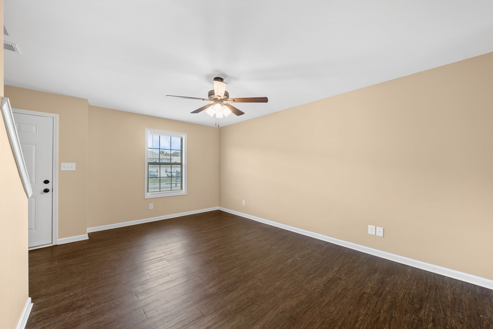 144 Center Pointe Drive Property Photo 7