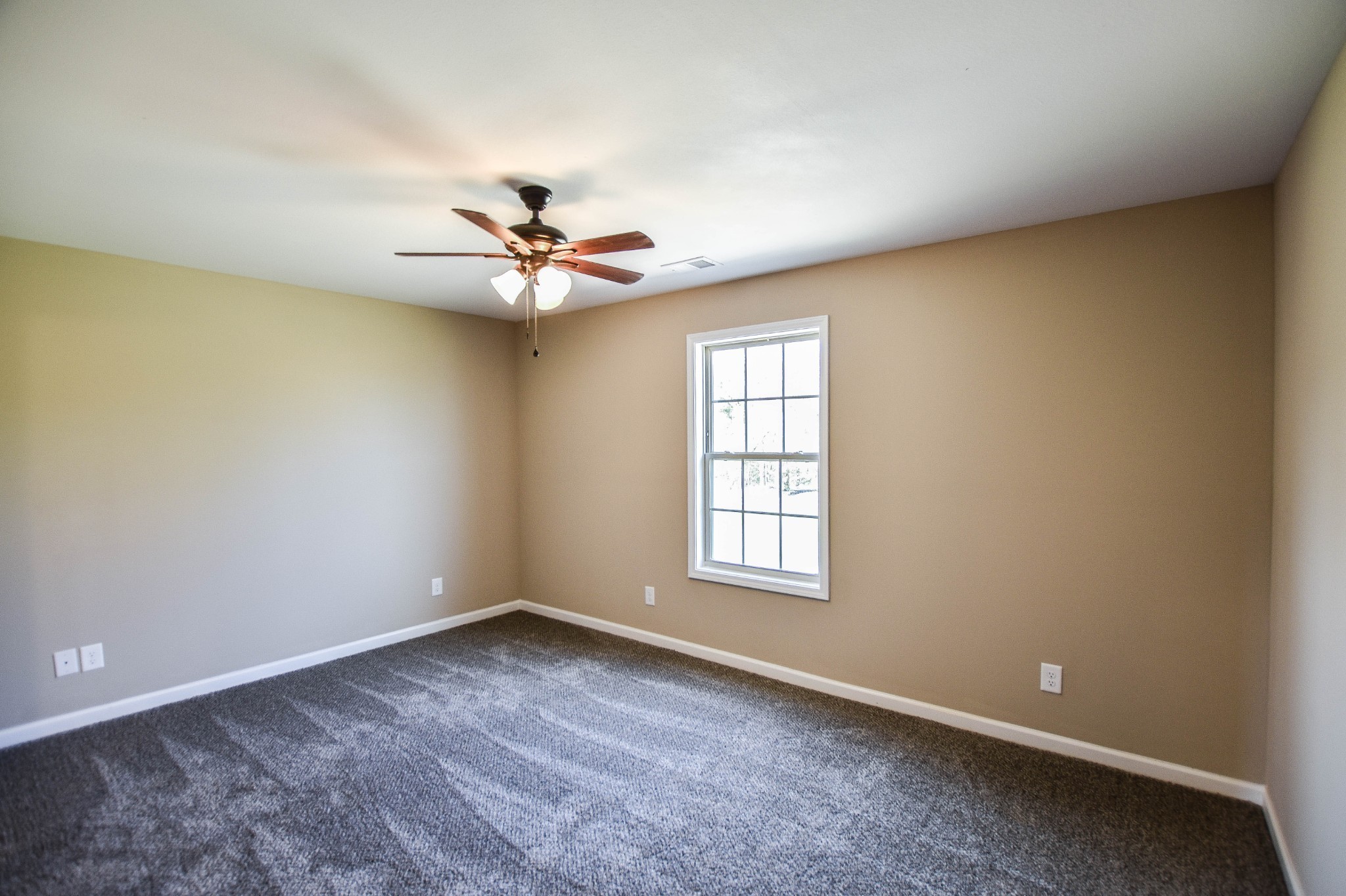 144 Center Pointe Drive Property Photo 8