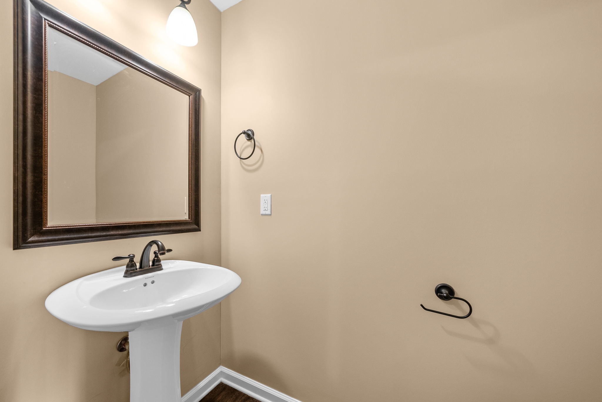144 Center Pointe Drive Property Photo 15