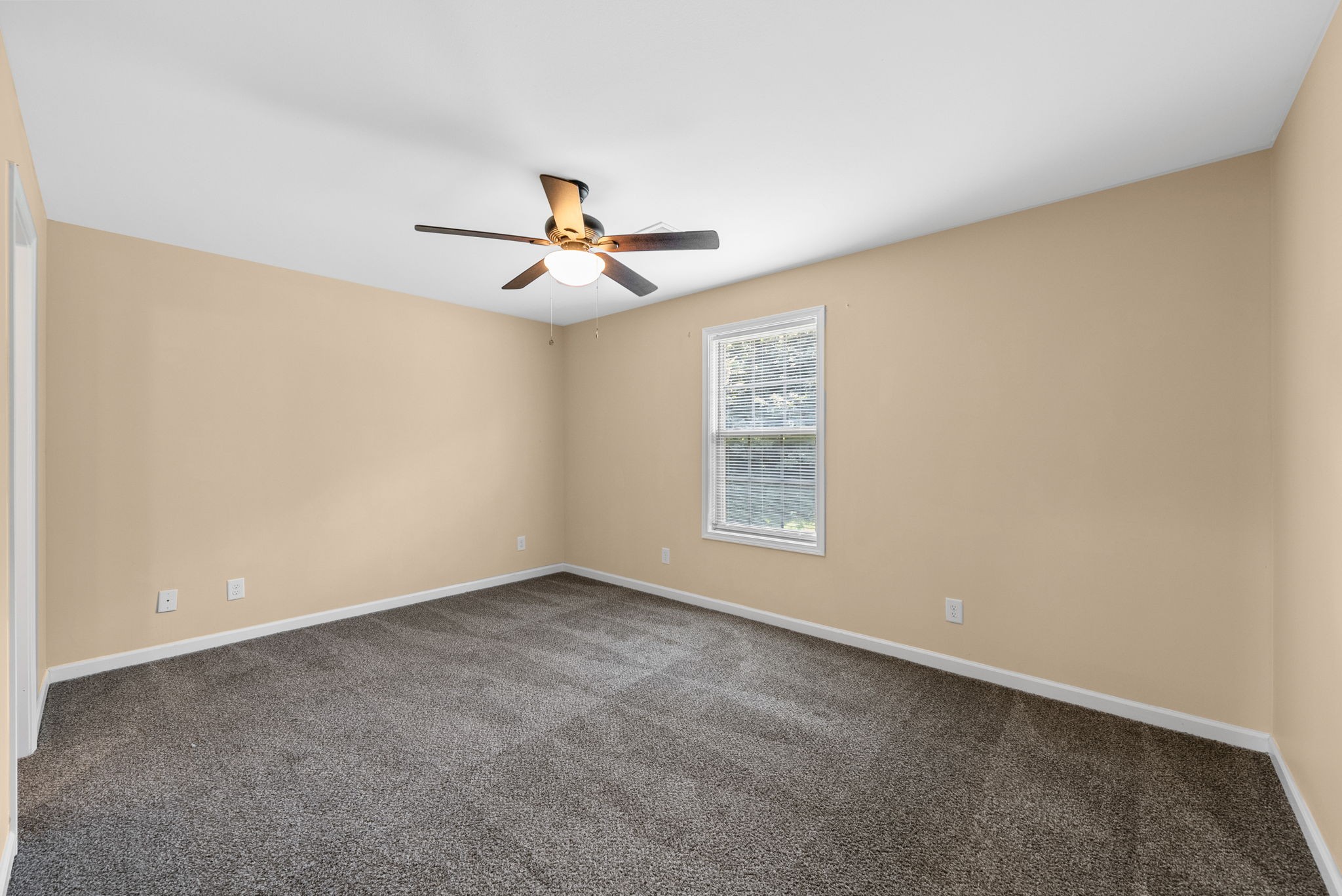 144 Center Pointe Drive Property Photo 17