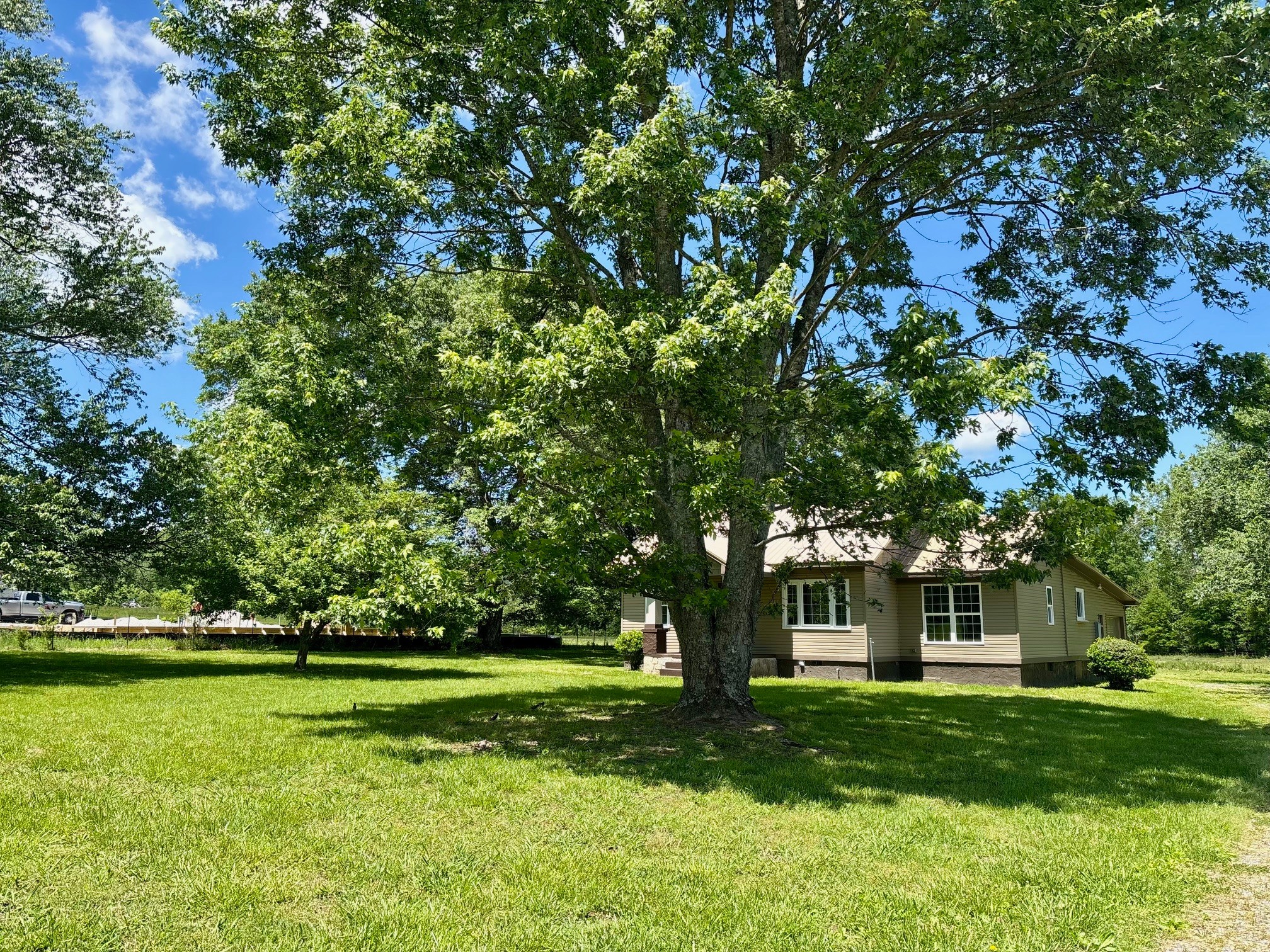 1188 Old Shelbyville Hwy Property Photo 4