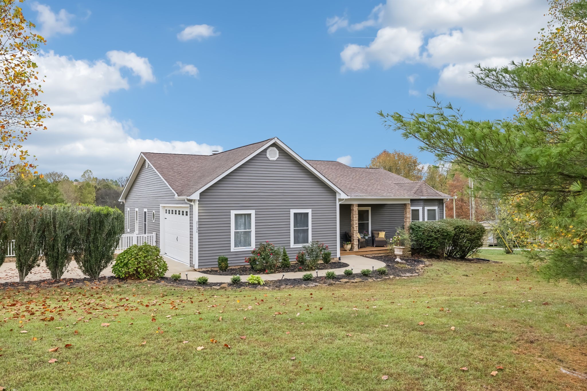 2728 Brown Hollow Rd Property Photo