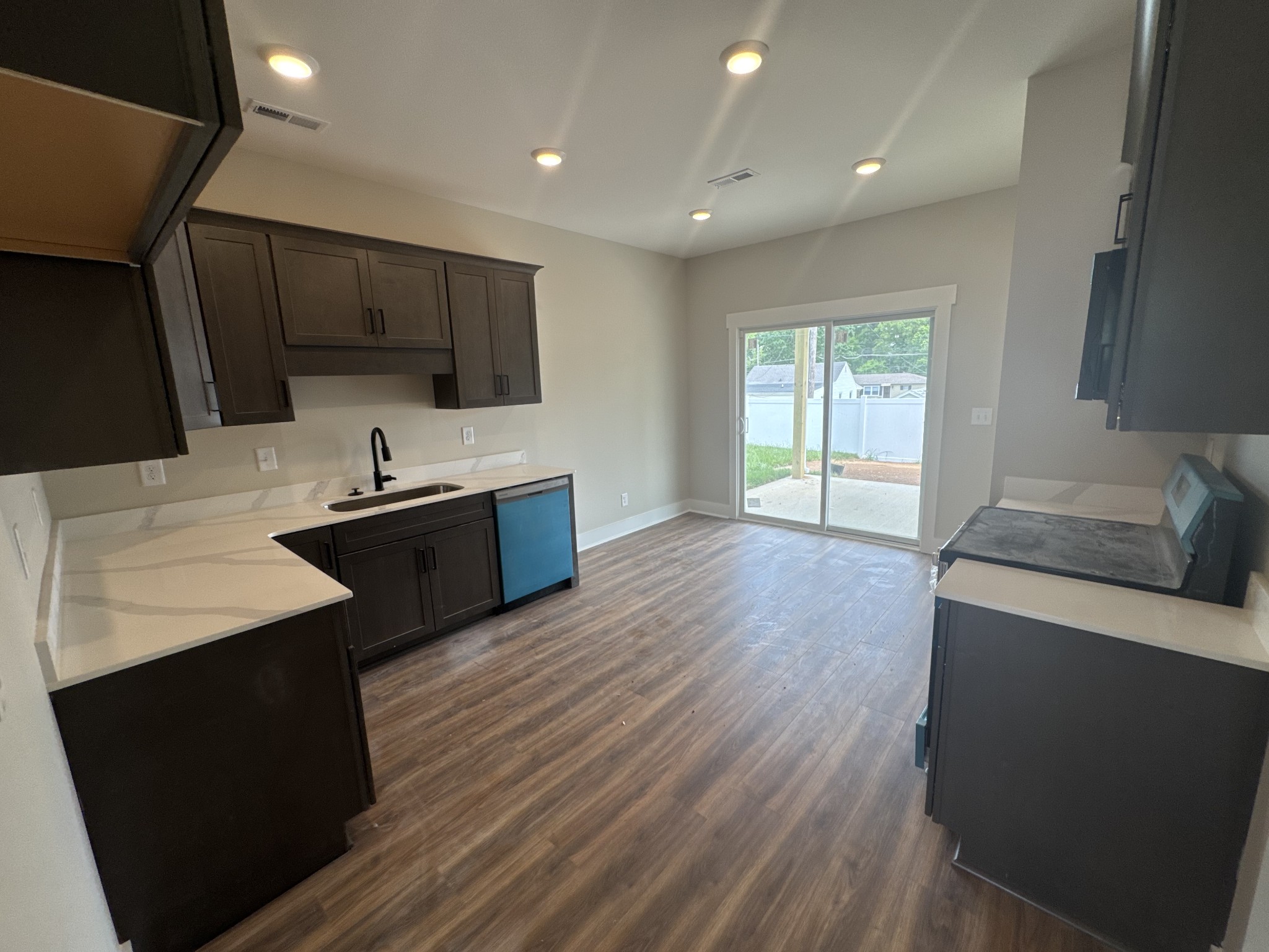535 Charleston Cove Way Property Photo 6