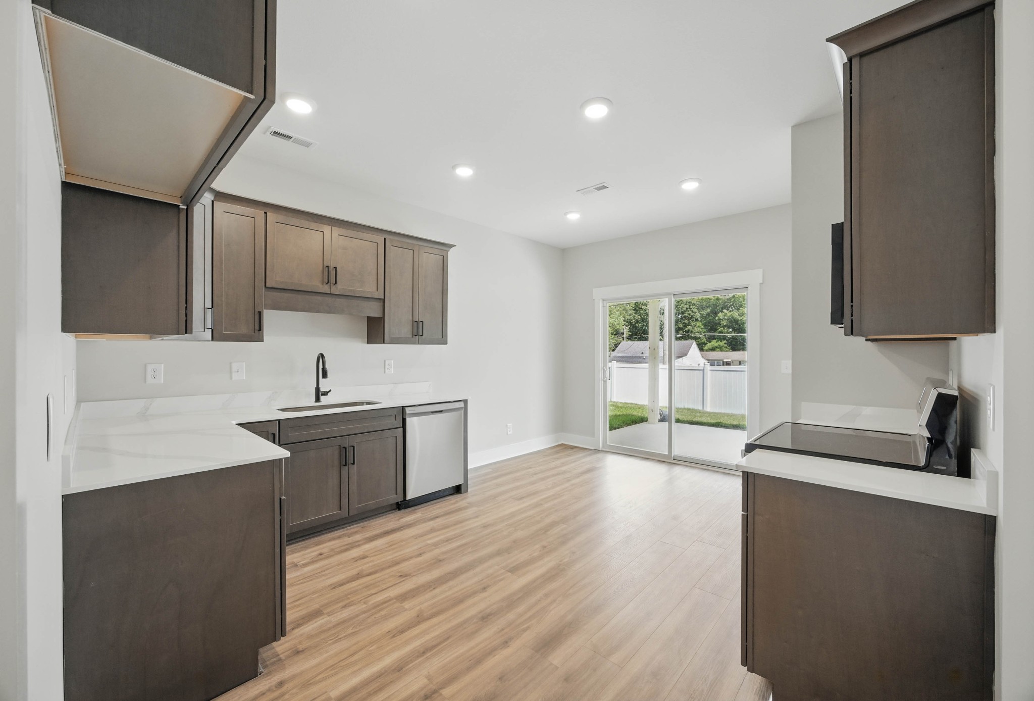 535 Charleston Cove Way Property Photo 8