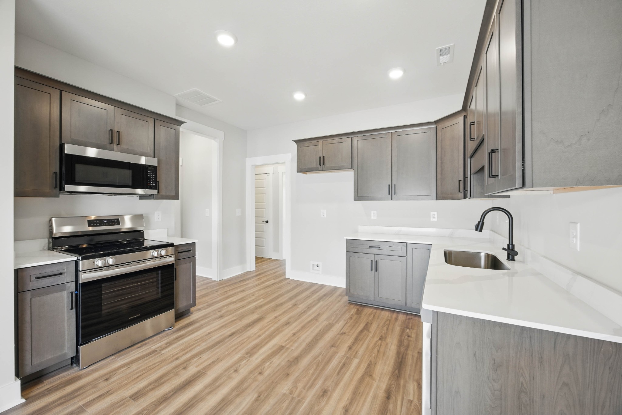 535 Charleston Cove Way Property Photo 10