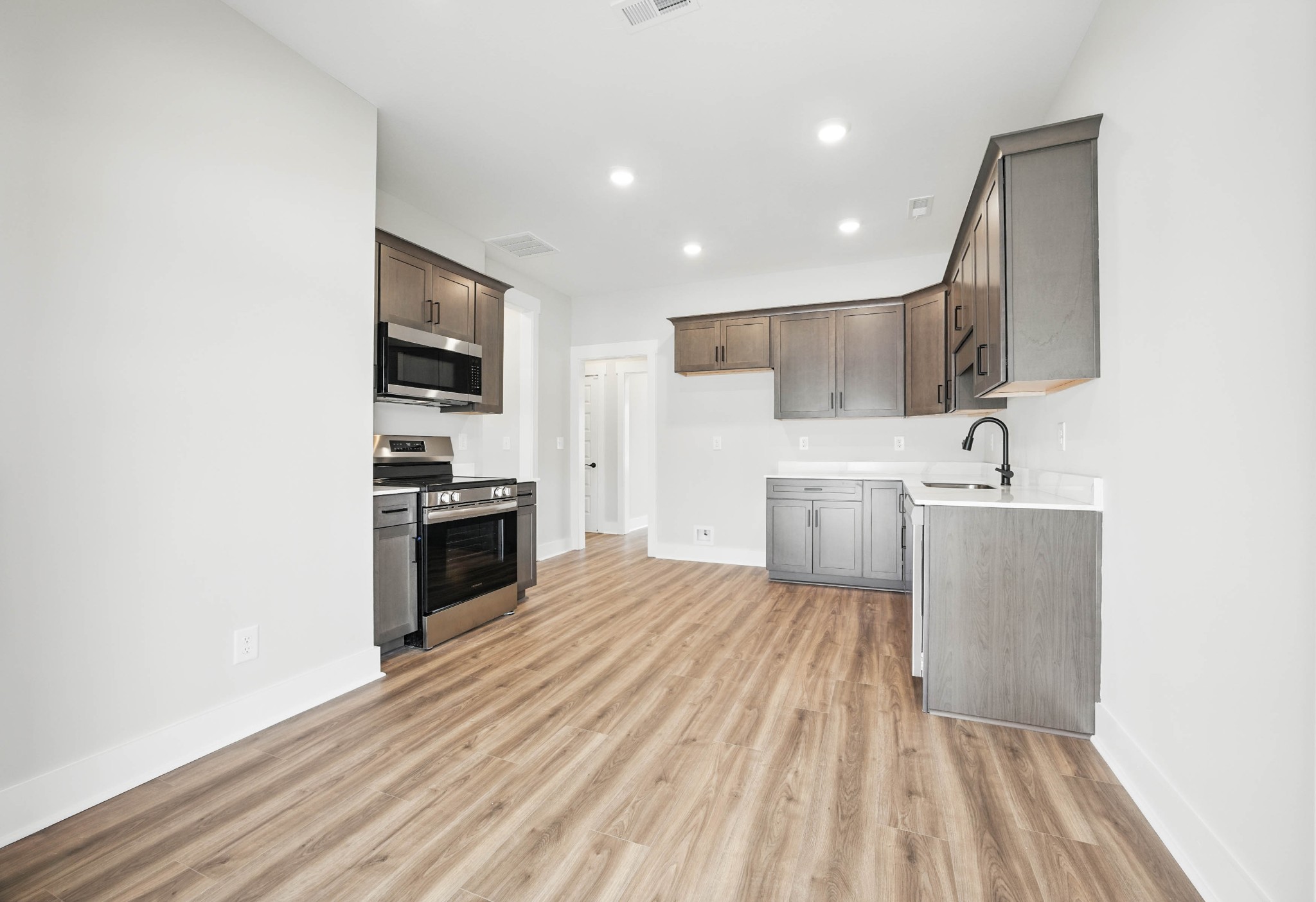 535 Charleston Cove Way Property Photo 13