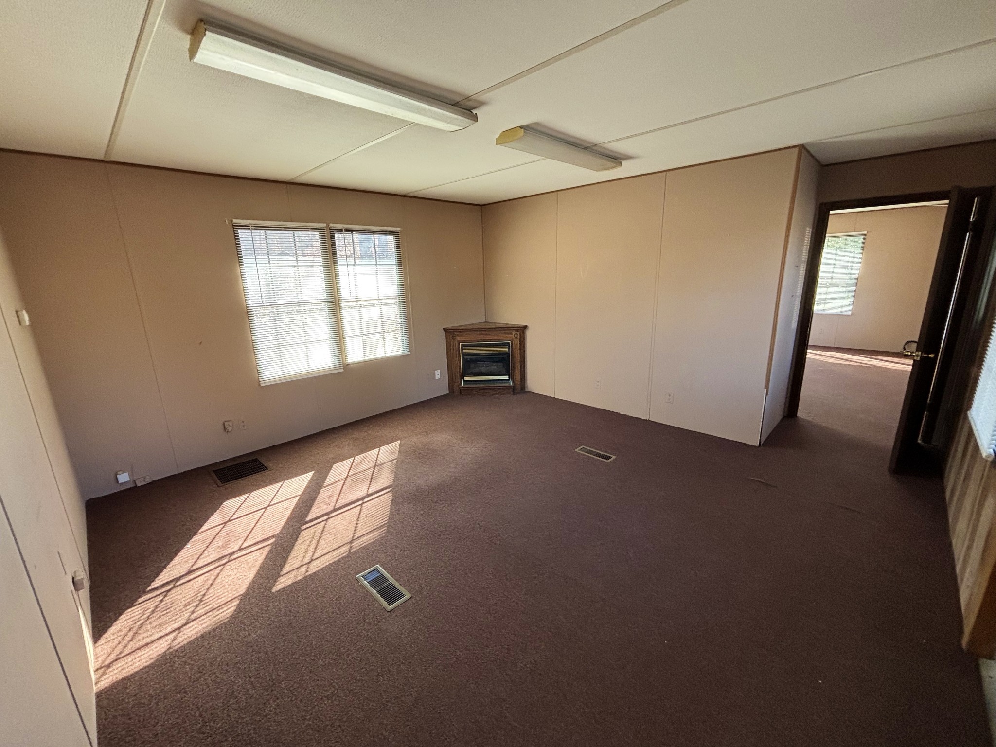 332 E Main St Property Photo 14