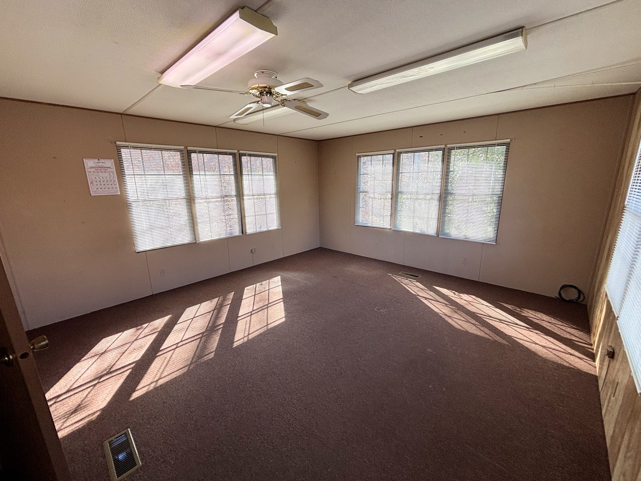 332 E Main St Property Photo 15