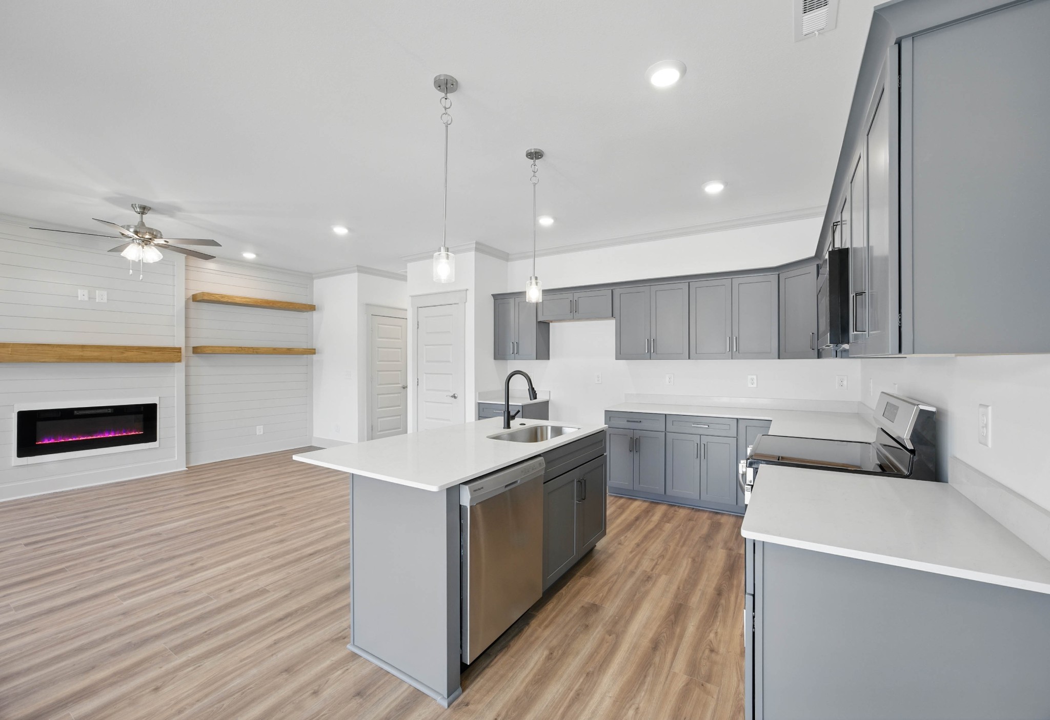 533 Charleston Cove Way Property Photo 10