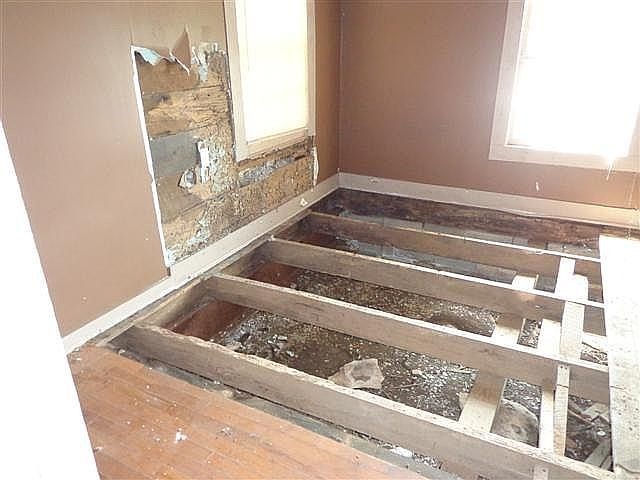8863 Old King Hollow Rd Property Photo 3