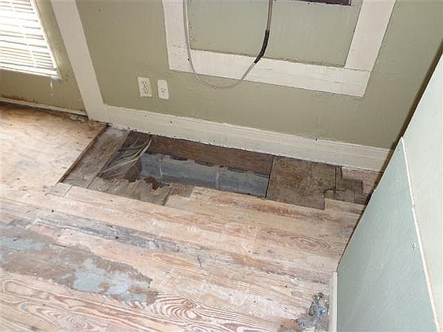 8863 Old King Hollow Rd Property Photo 4