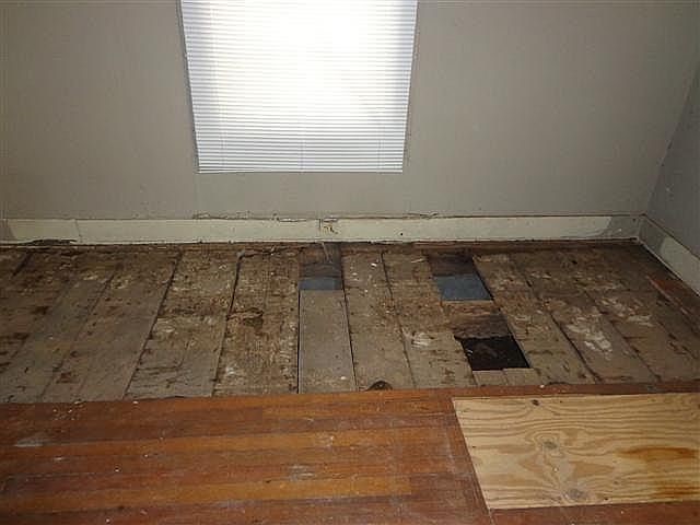 8863 Old King Hollow Rd Property Photo 5