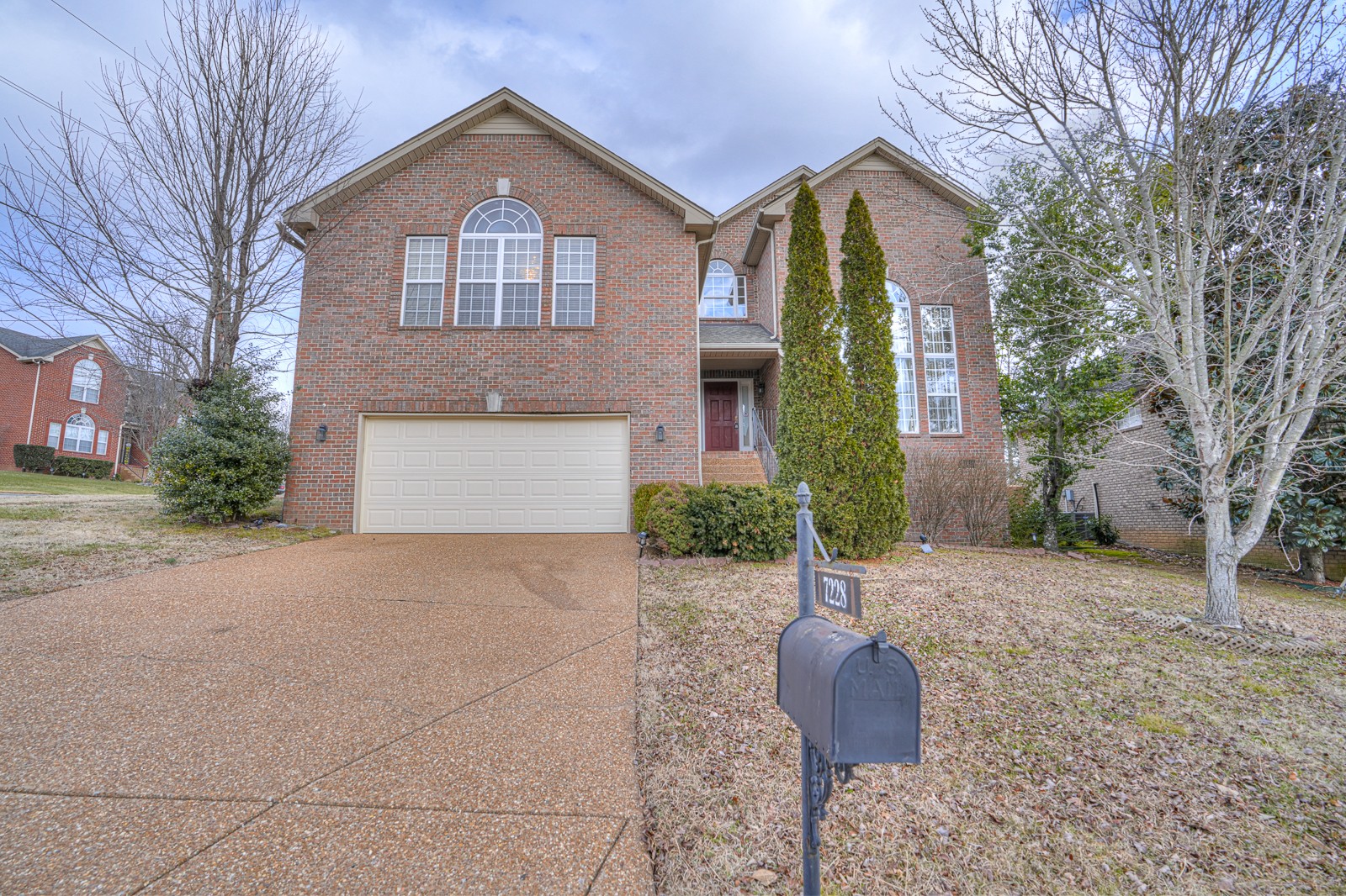 7228 Sugarloaf Dr Property Photo 2