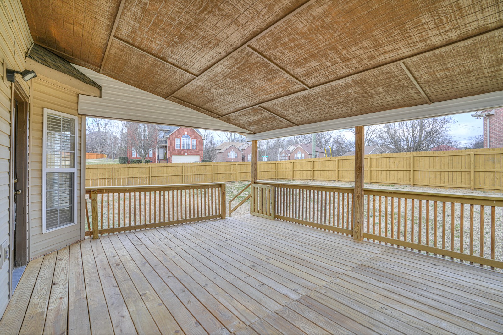 7228 Sugarloaf Dr Property Photo 6