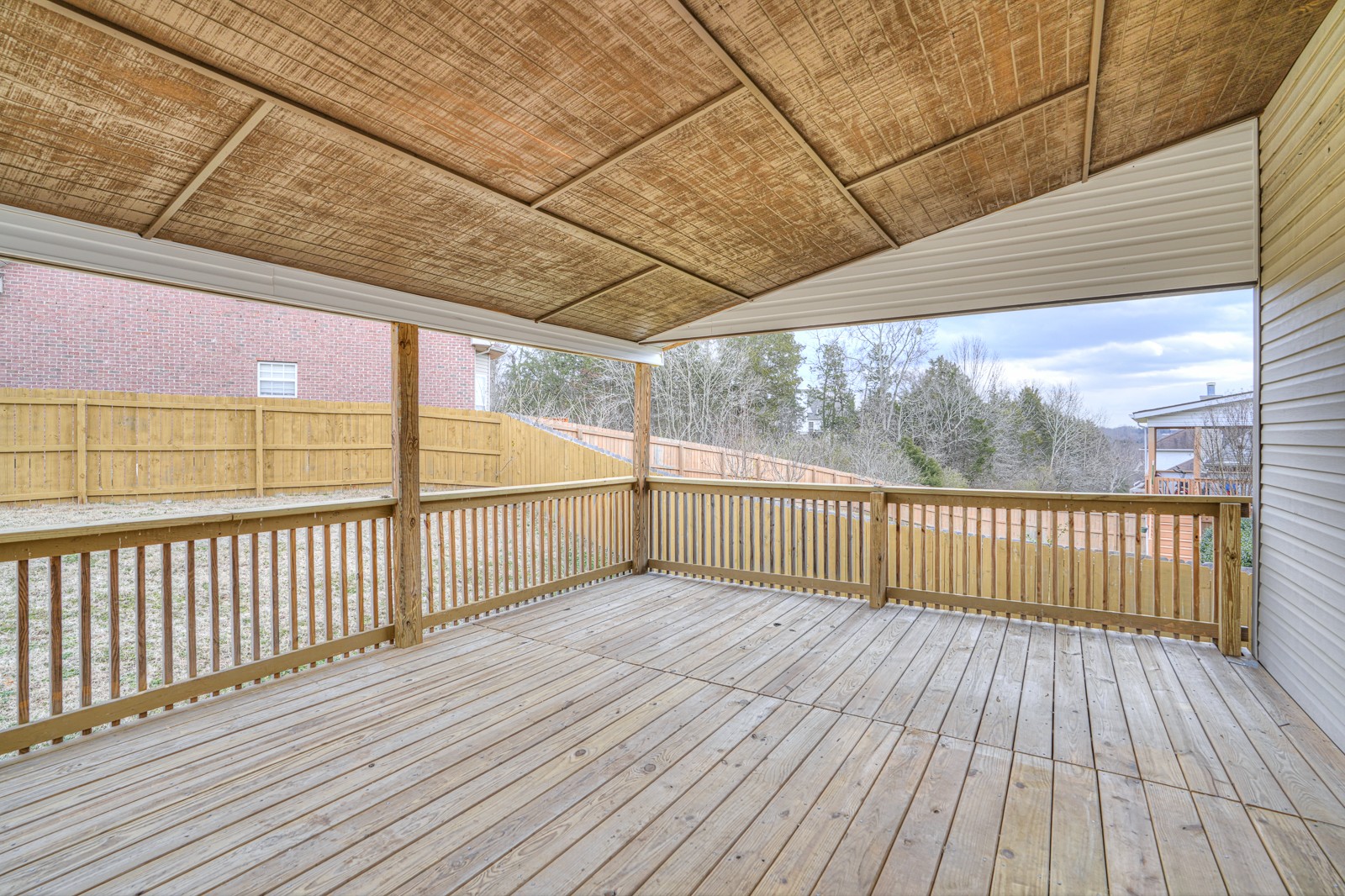 7228 Sugarloaf Dr Property Photo 7