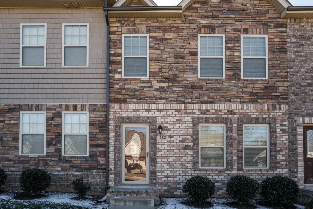 182 Dundee Drive Property Photo 1