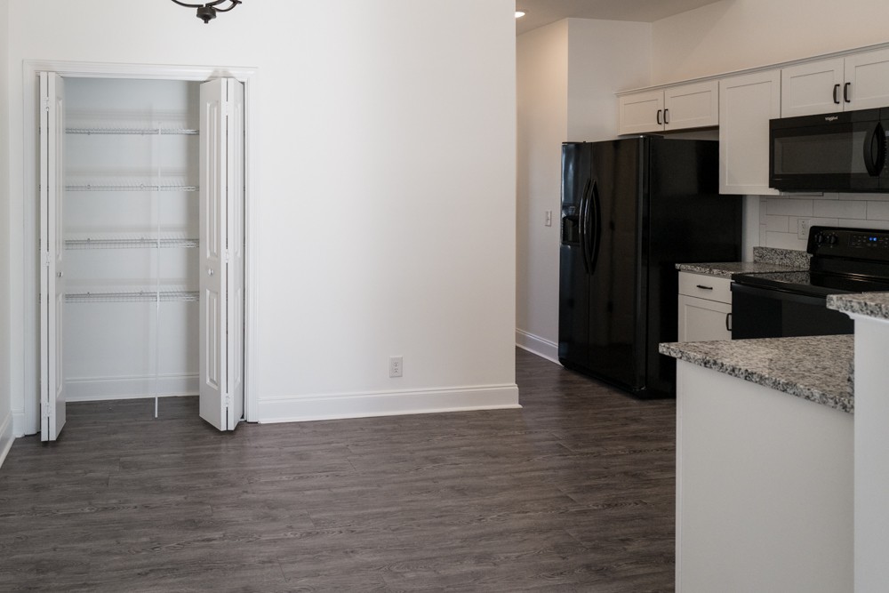 182 Dundee Drive Property Photo 12