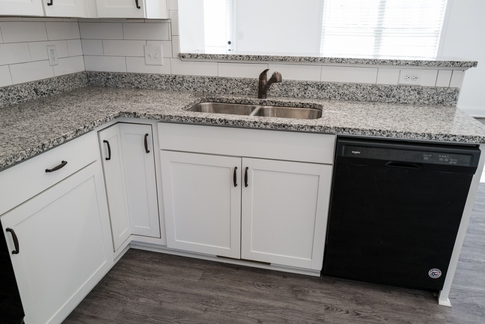 182 Dundee Drive Property Photo 17