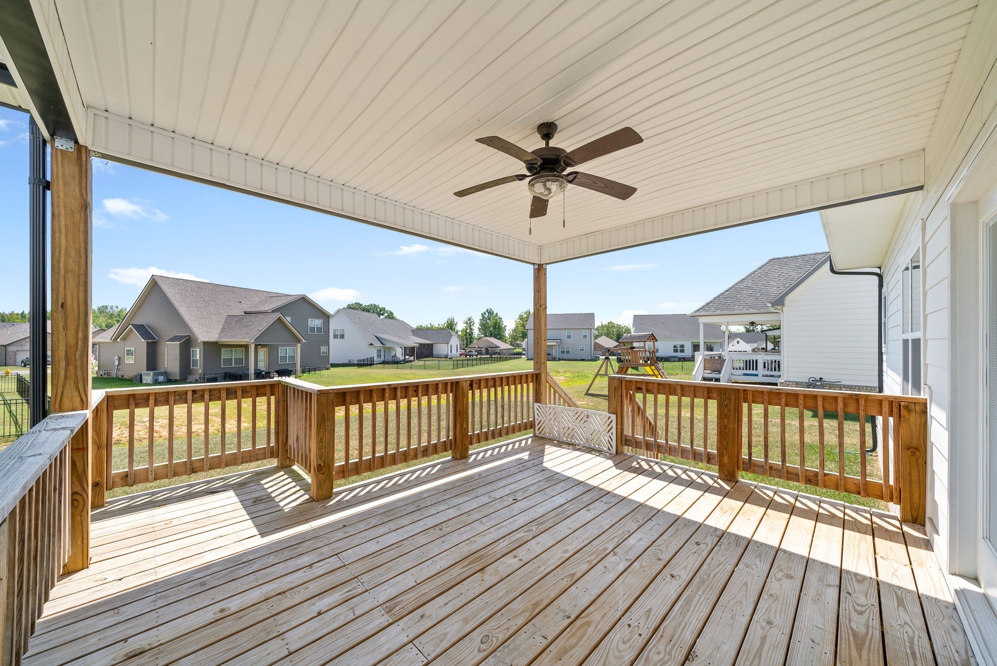 573 Dexter Drive Property Photo 3